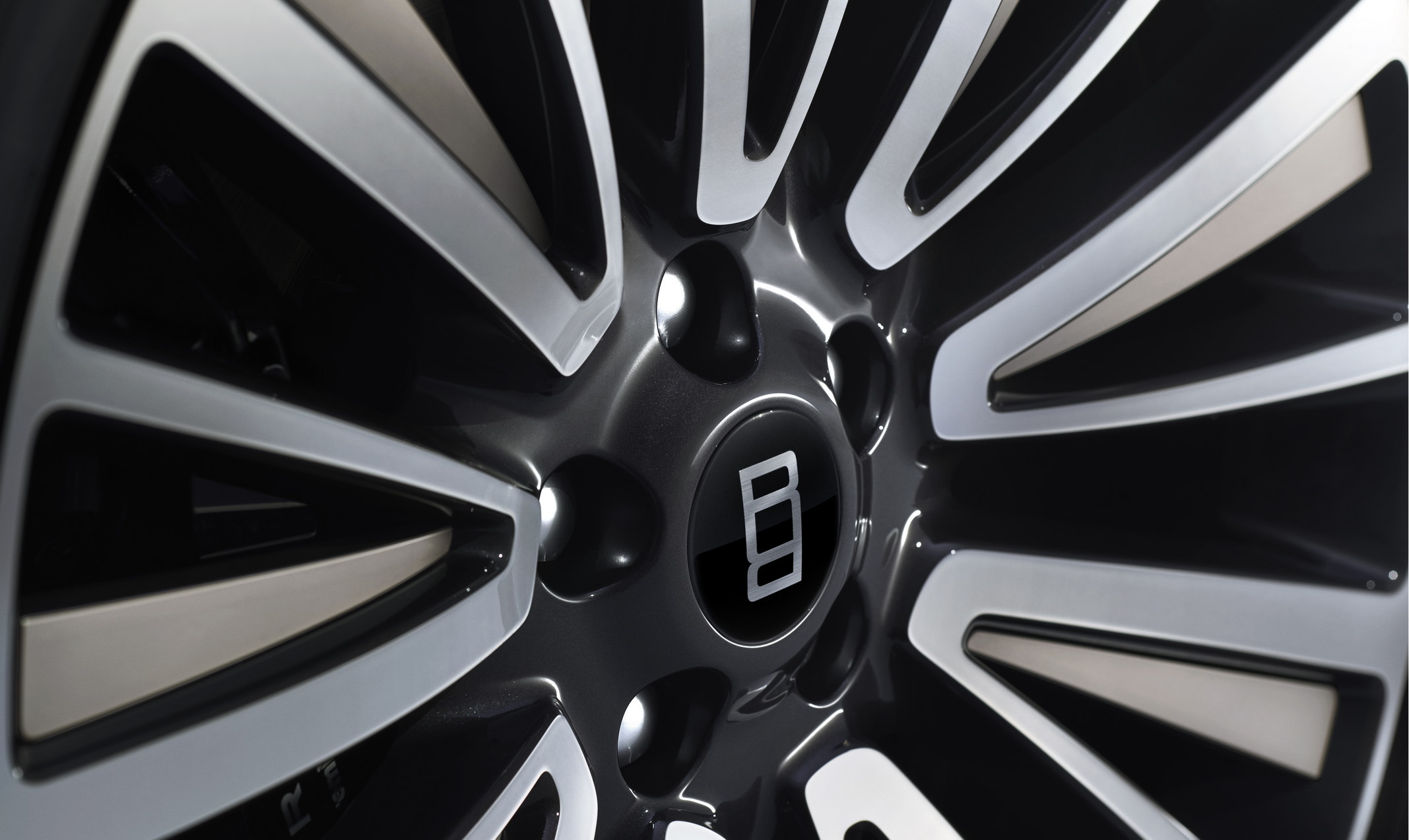 RR_SV_Ultra_27MY_Detail_Wheel_03_290426