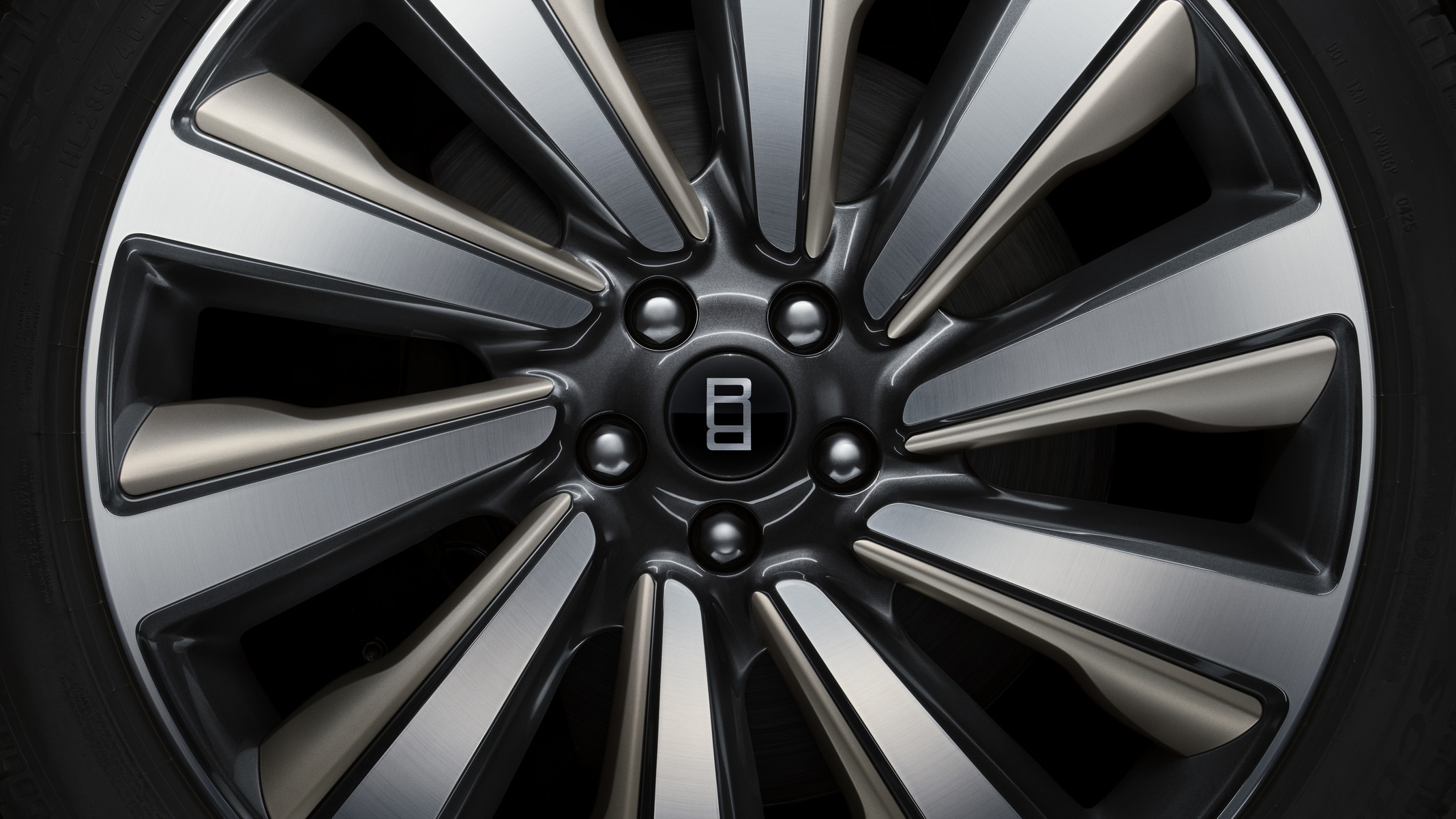RR_SV_Ultra_27MY_Detail_Wheel_08_290426