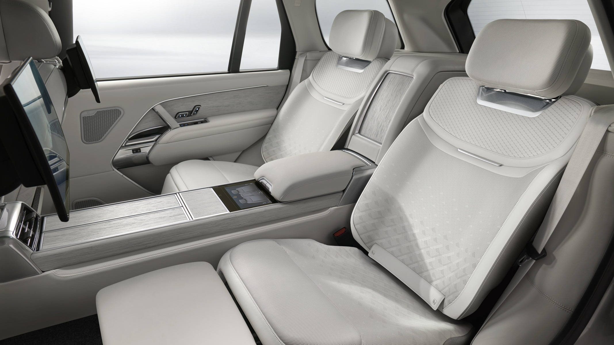 RR_SV_Ultra_27MY_Interior_05_290426
