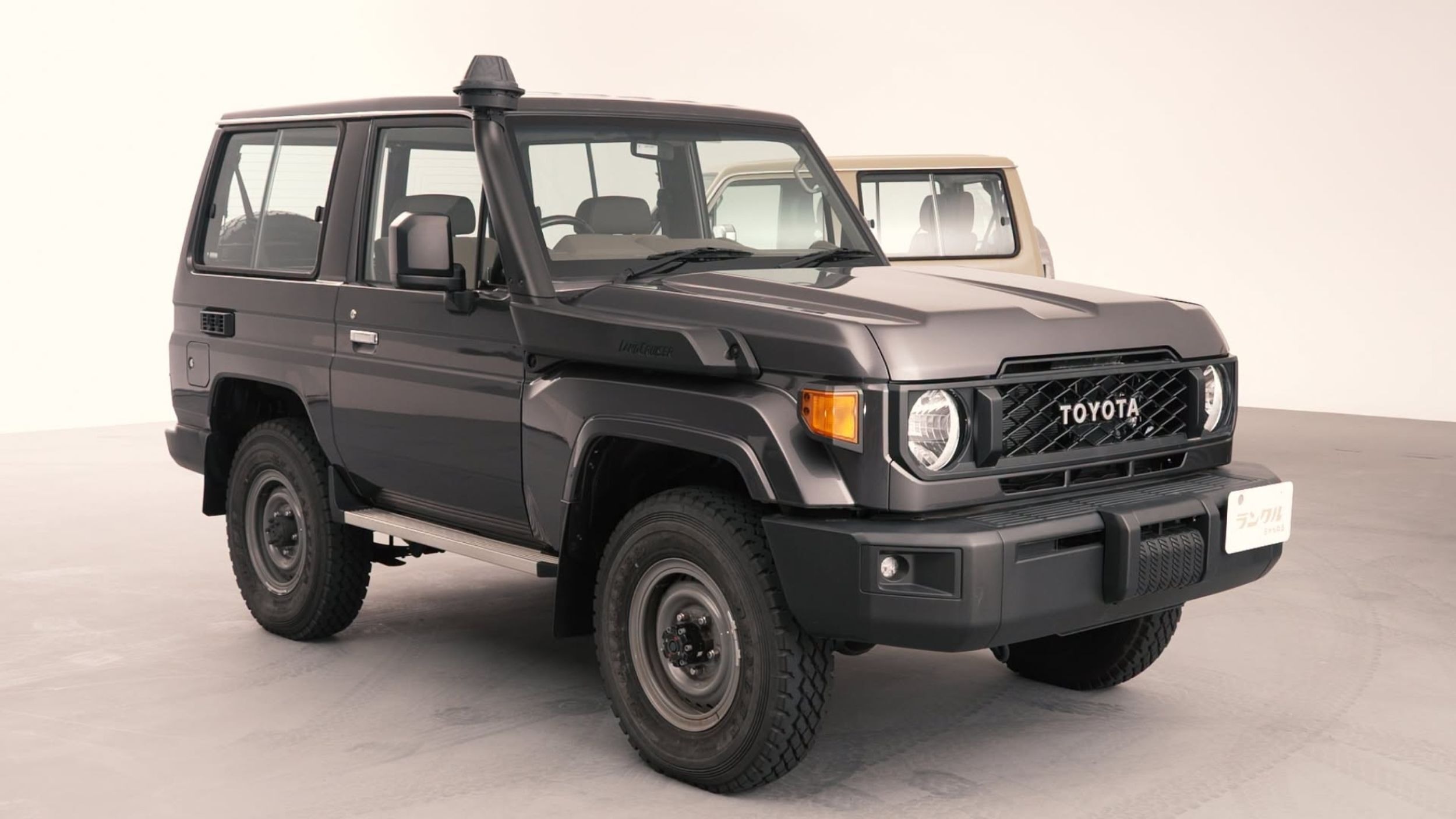 Toyota Land Cruiser 70 Series SWB Hard Top Review (1)