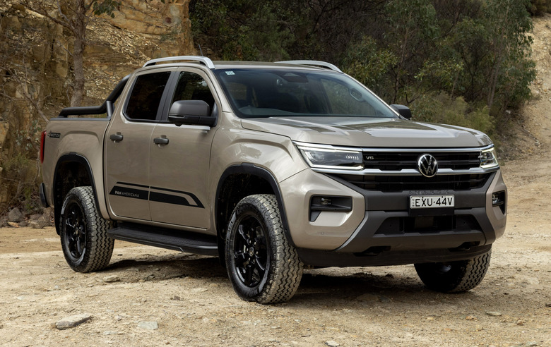 Volkswagen_Amarok_PanAmericana_and_Aventura_supply_enhanced,_popular_Style_now_offers_leading_value_-_PanAmericana_pictured copy