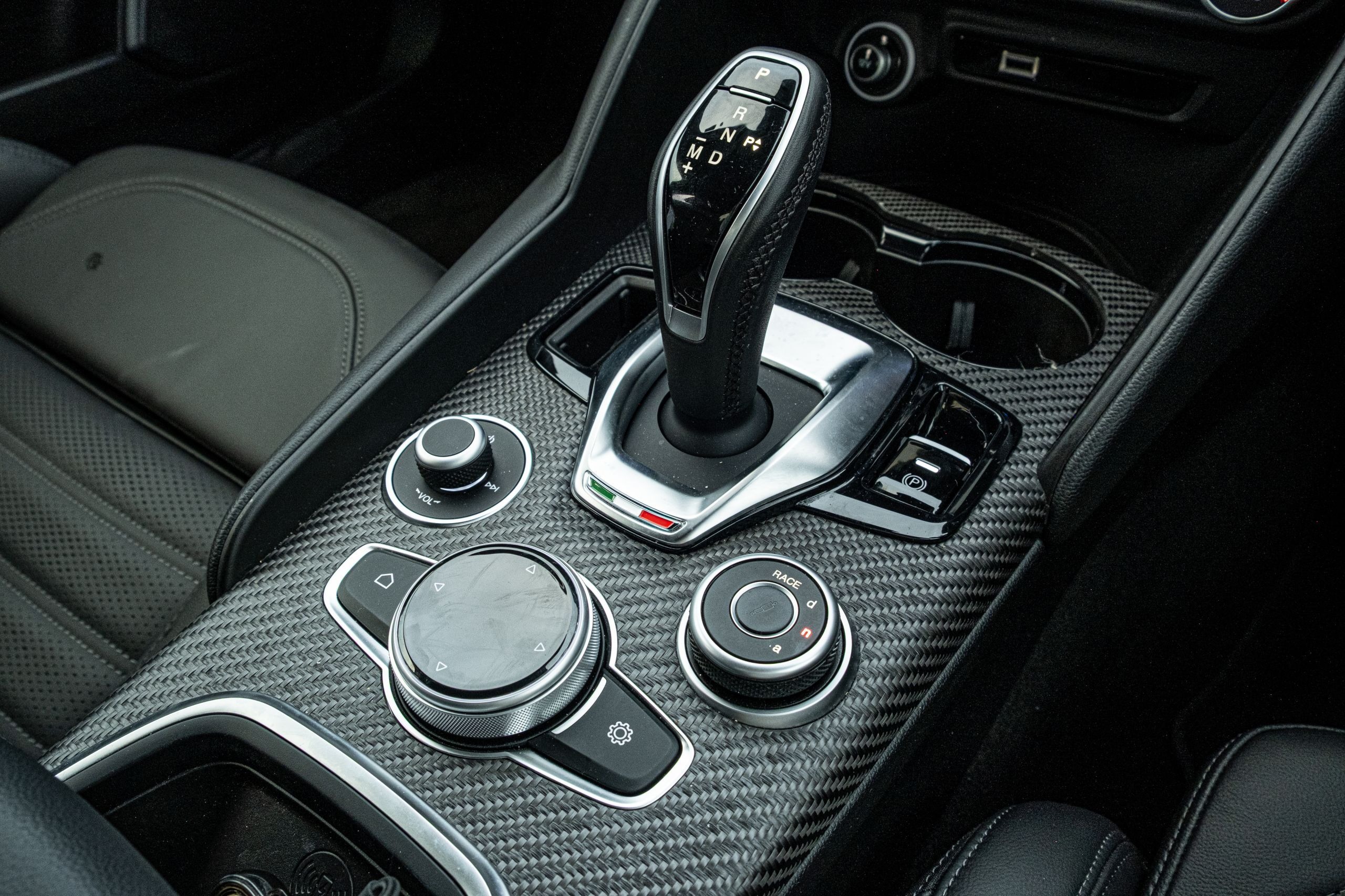 Alfa Romeo Giulia Quadrifoglio Review Australia New - 78