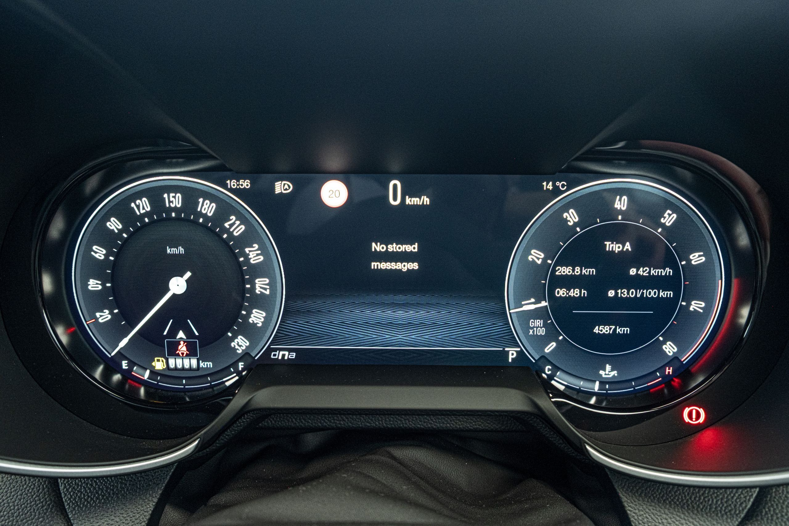 Alfa Romeo Giulia Quadrifoglio Review Australia New - 84