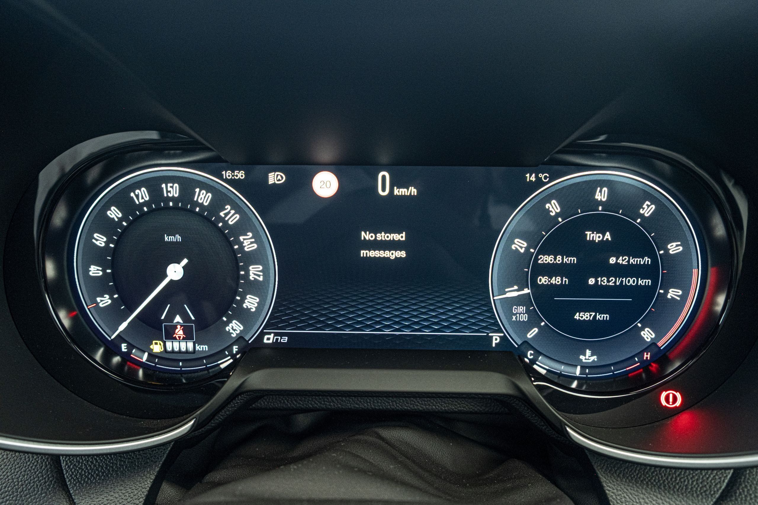Alfa Romeo Giulia Quadrifoglio Review Australia New - 85