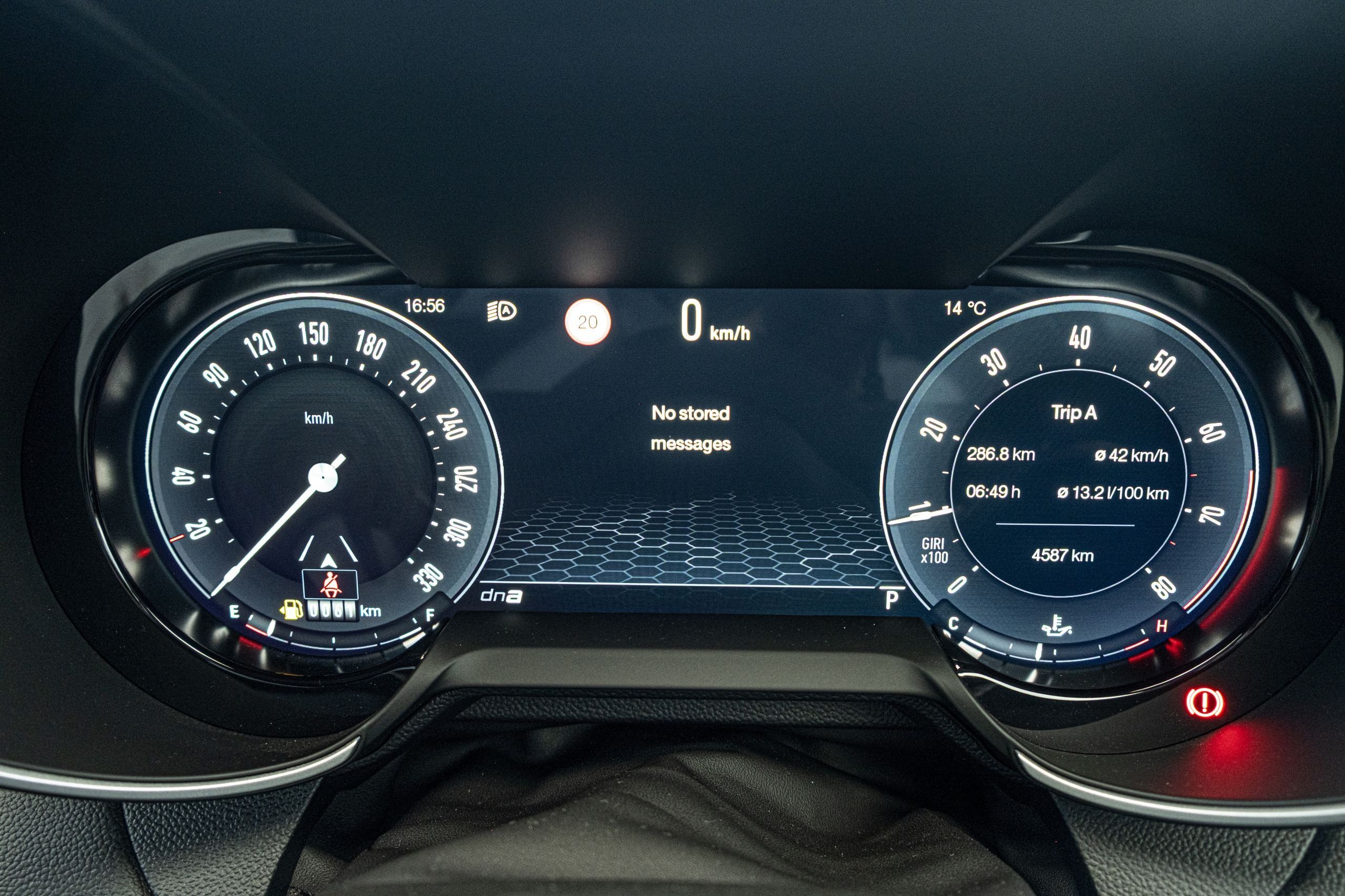 Alfa Romeo Giulia Quadrifoglio Review Australia New - 86