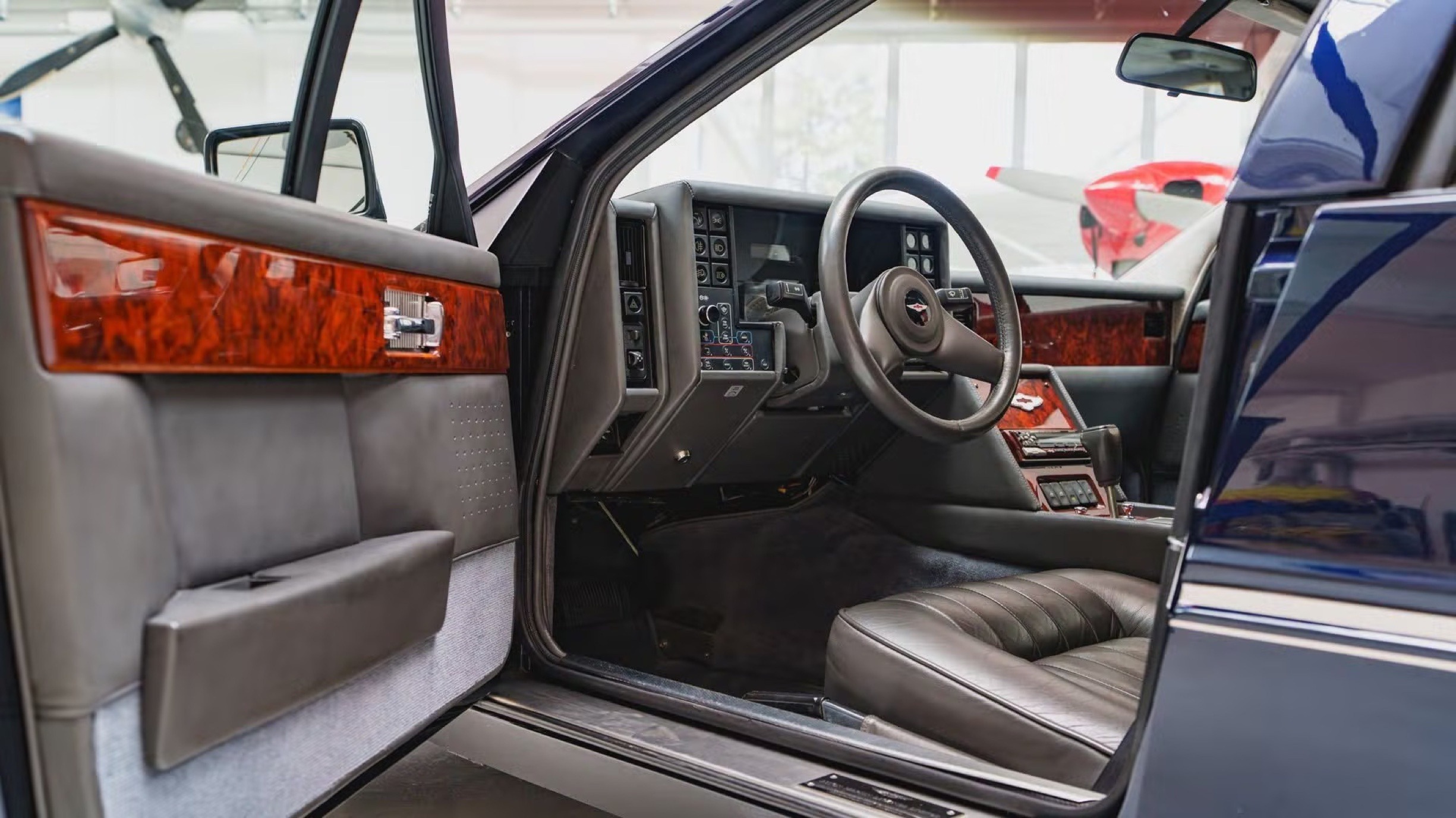 1987 Aston Martin Lagonda wagon 00008