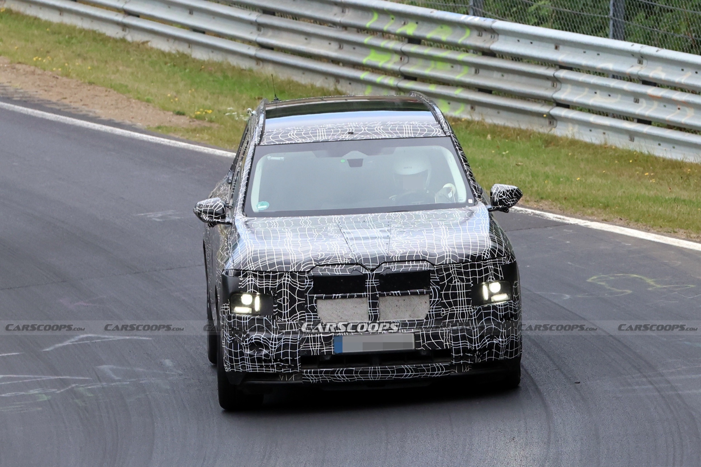BMW X7 M60 spy shots 00002