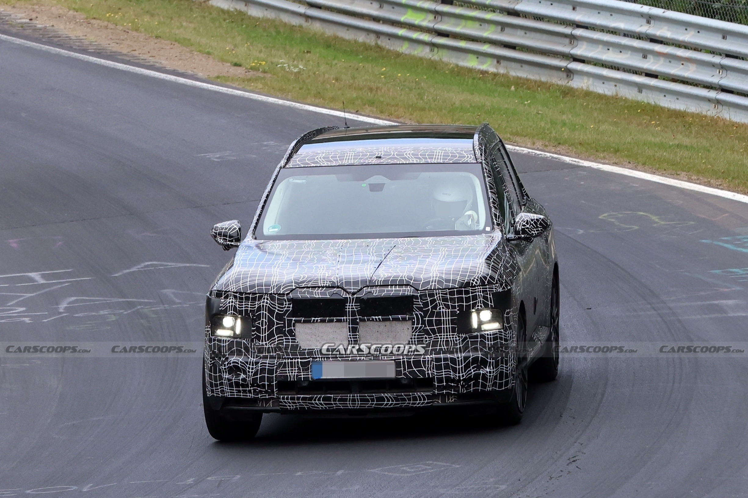 BMW X7 M60 spy shots 00003