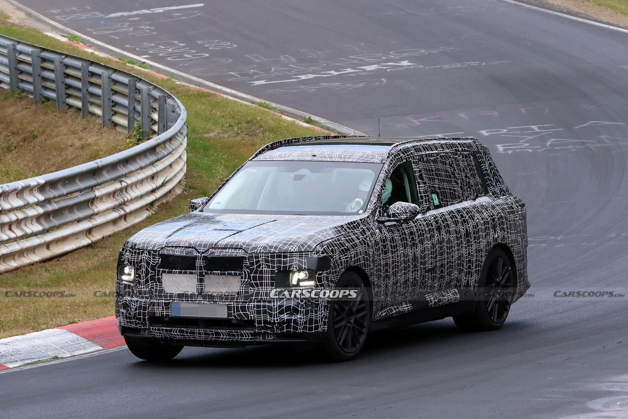 BMW X7 M60 spy shots 00004