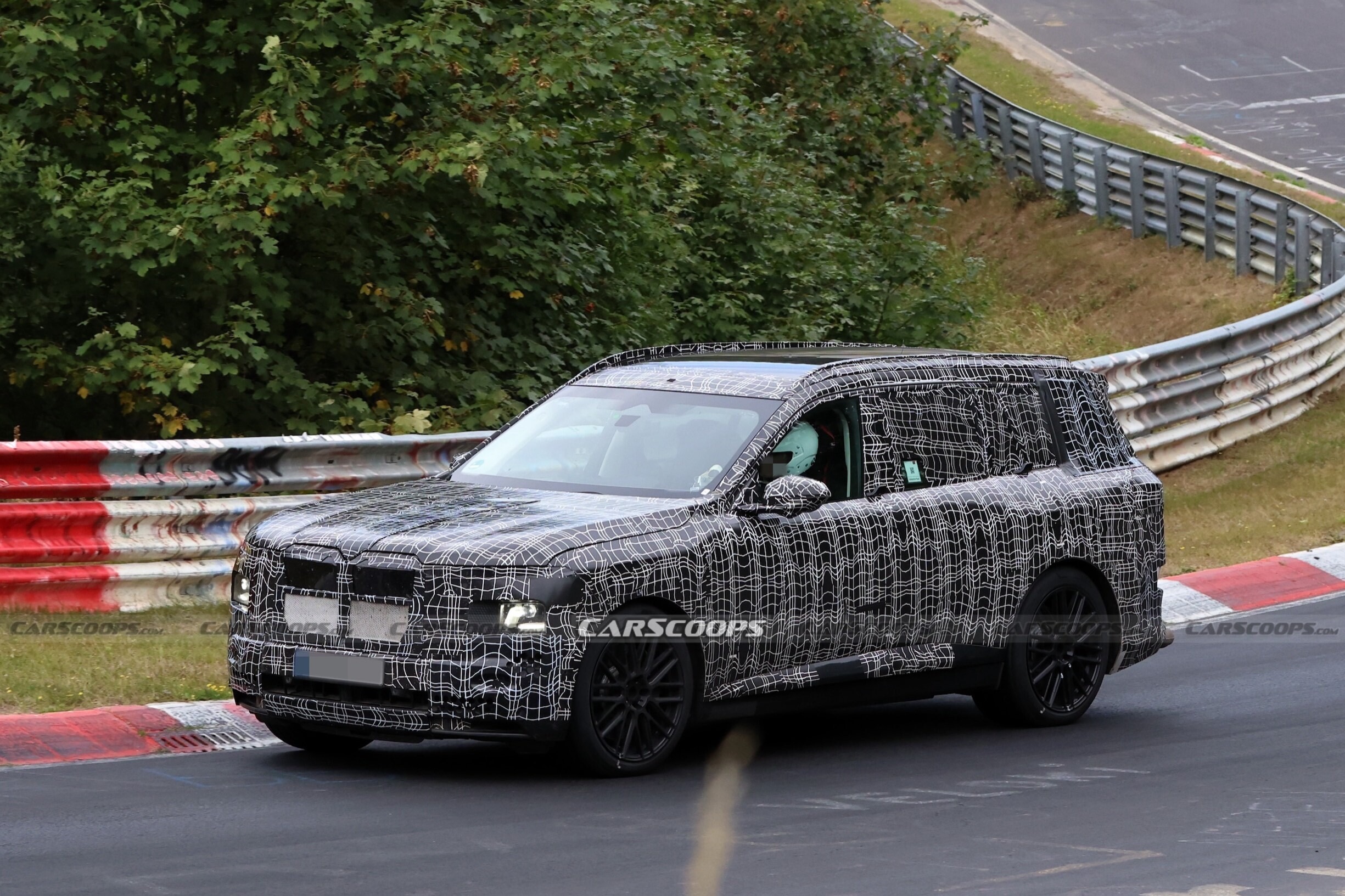 BMW X7 M60 spy shots 00005