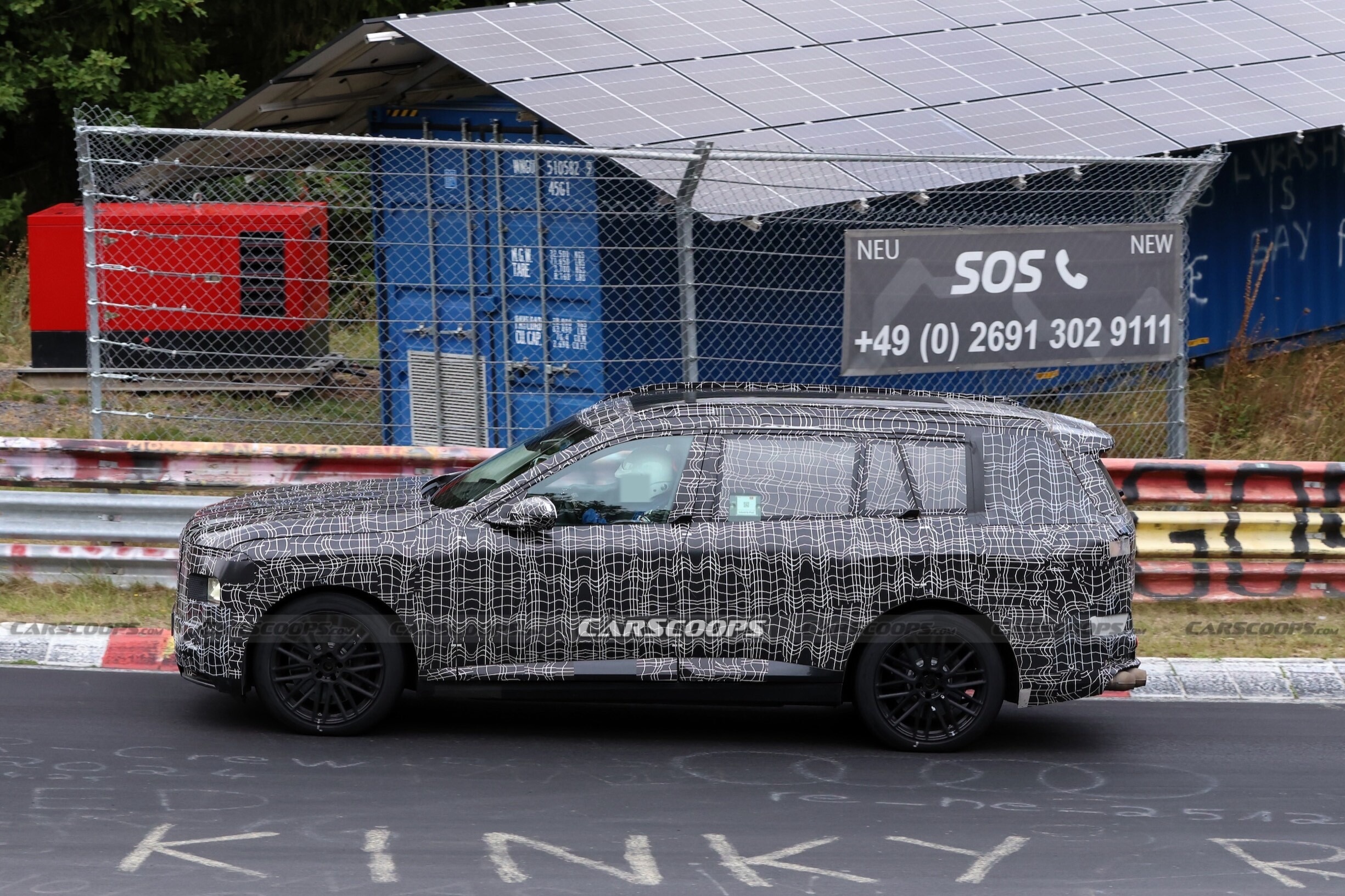 BMW X7 M60 spy shots 00007