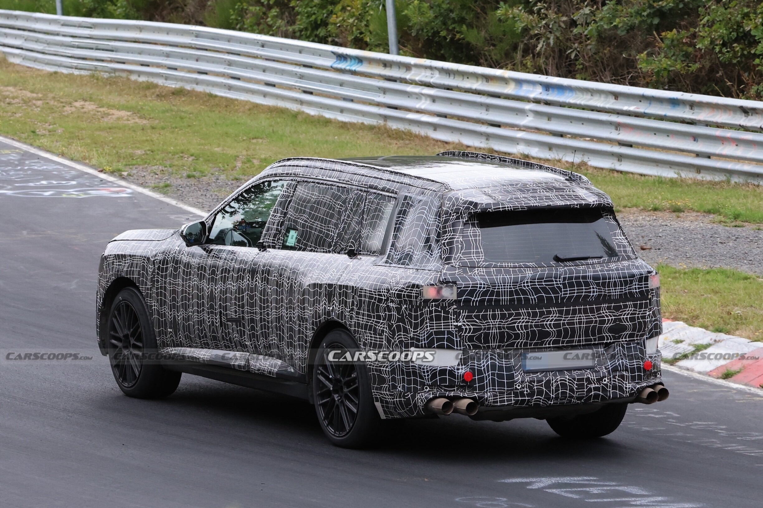 BMW X7 M60 spy shots 00010