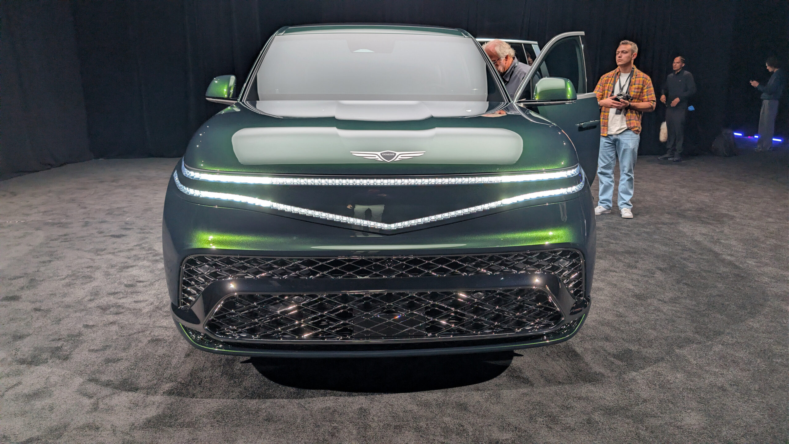 2028 Genesis GV90 10