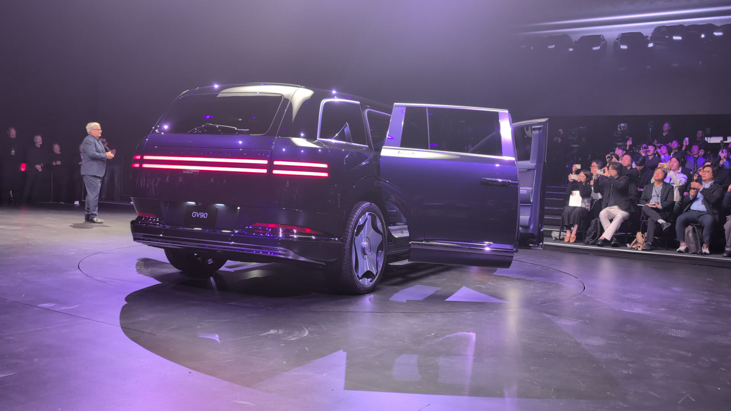 2028 Genesis GV90 101