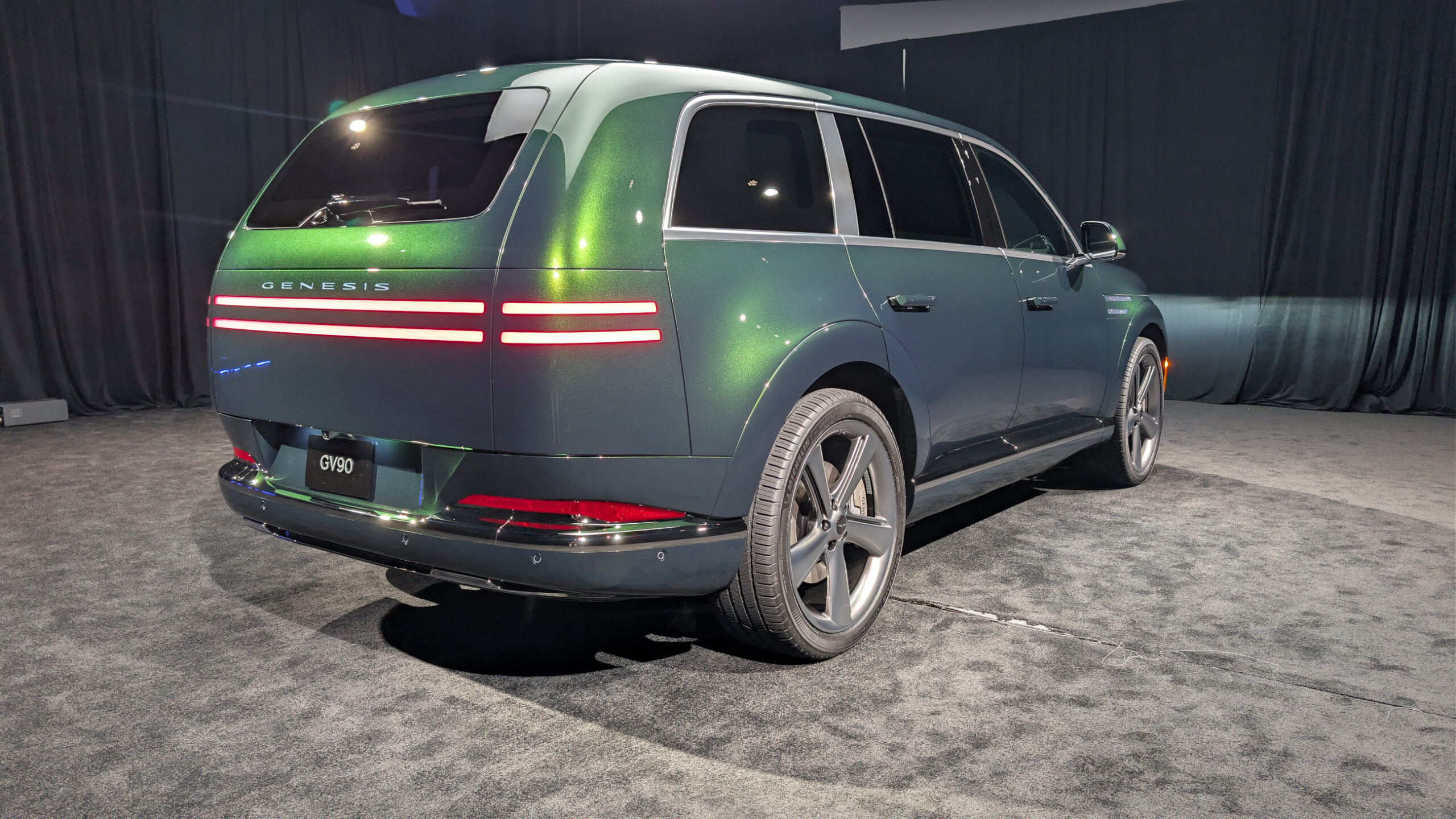 2028 Genesis GV90 11
