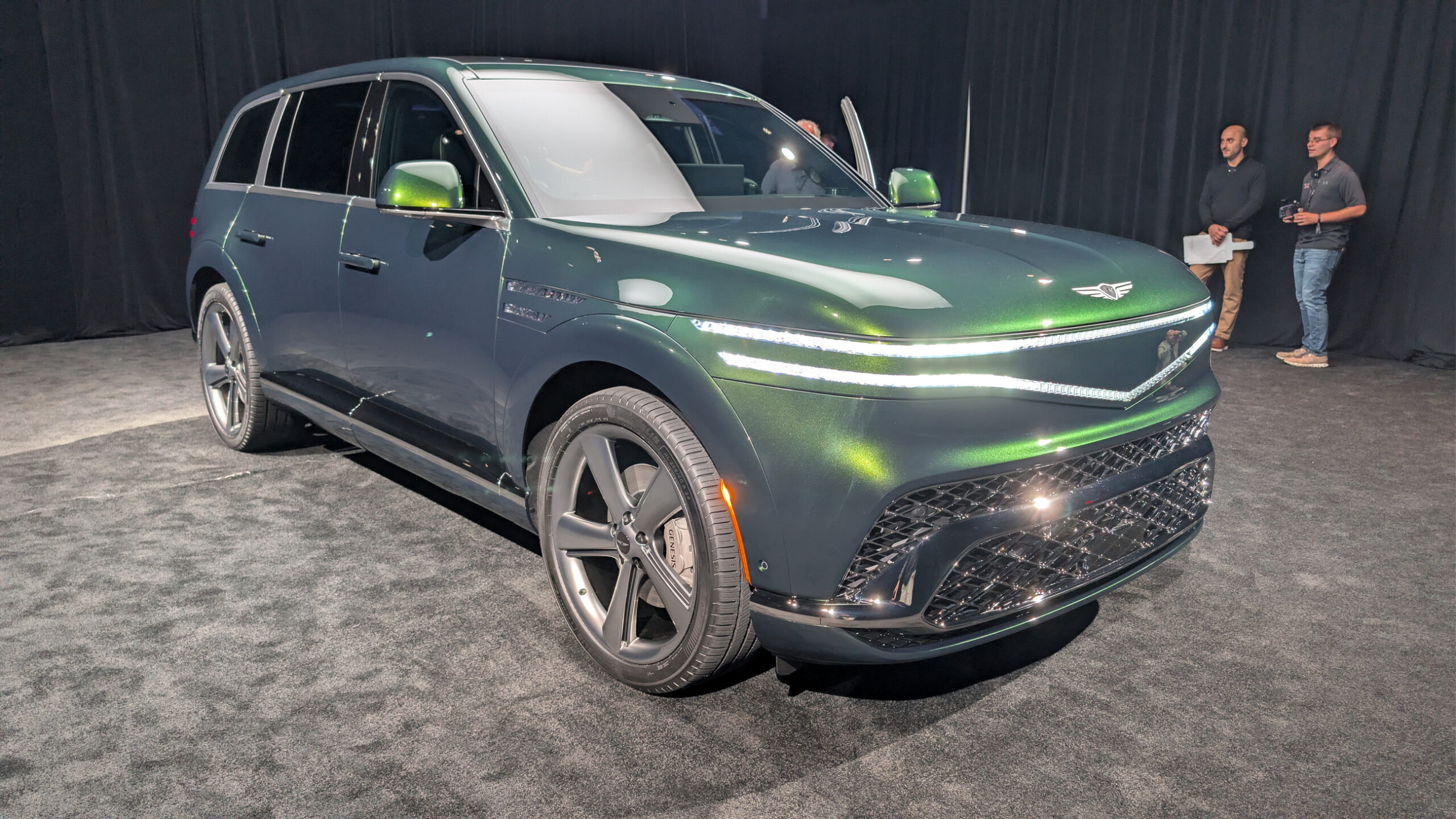 2028 Genesis GV90 13