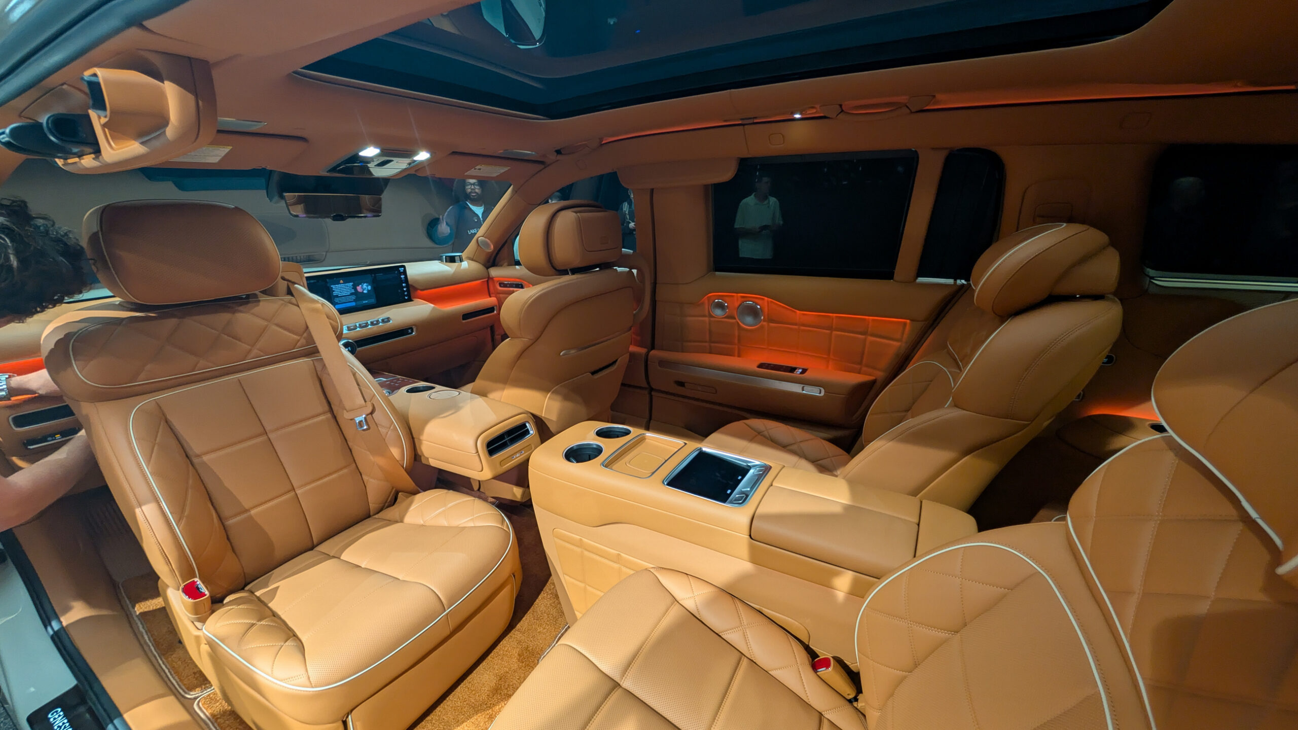 2028 Genesis GV90 170