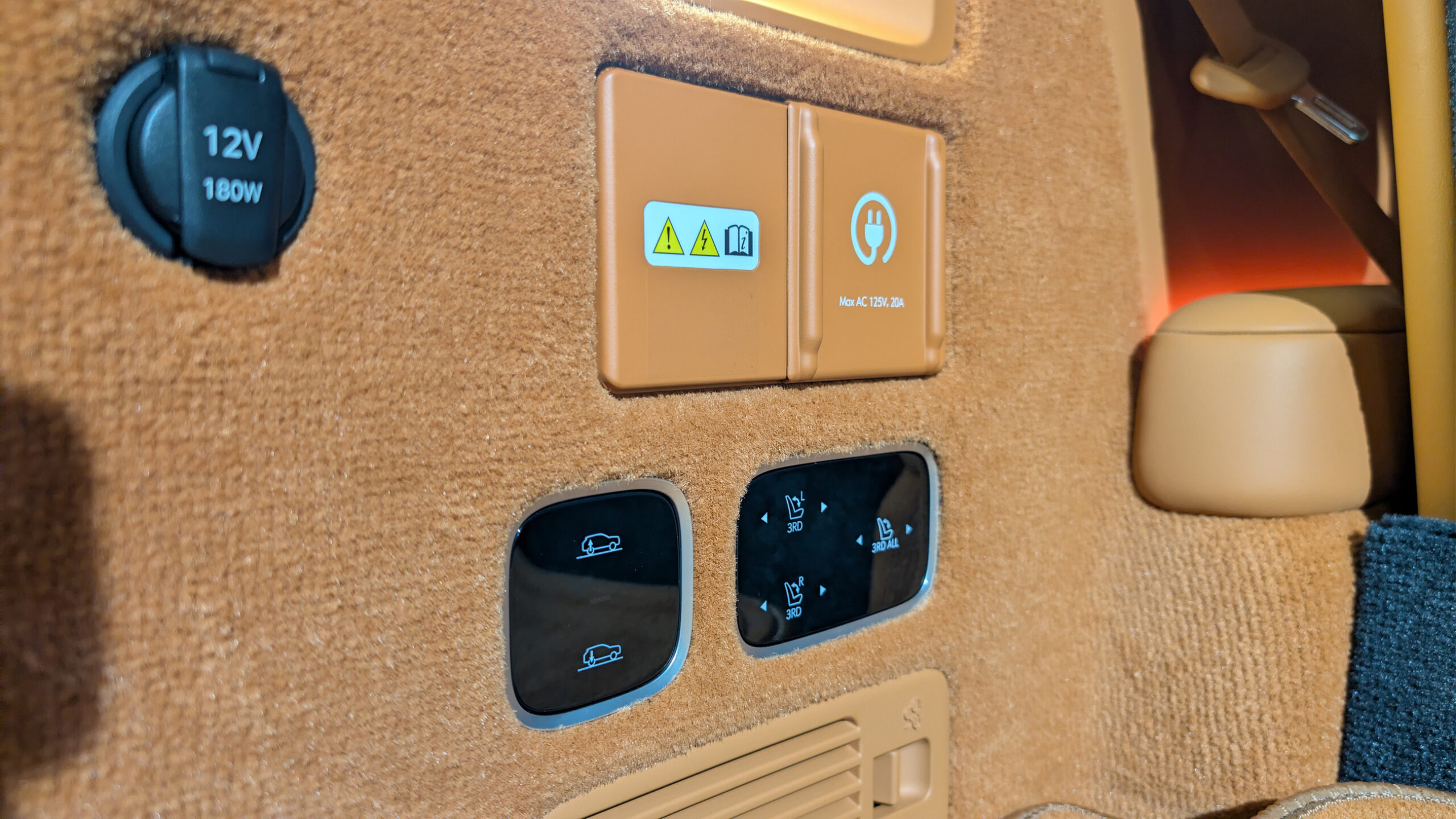 2028 Genesis GV90 172