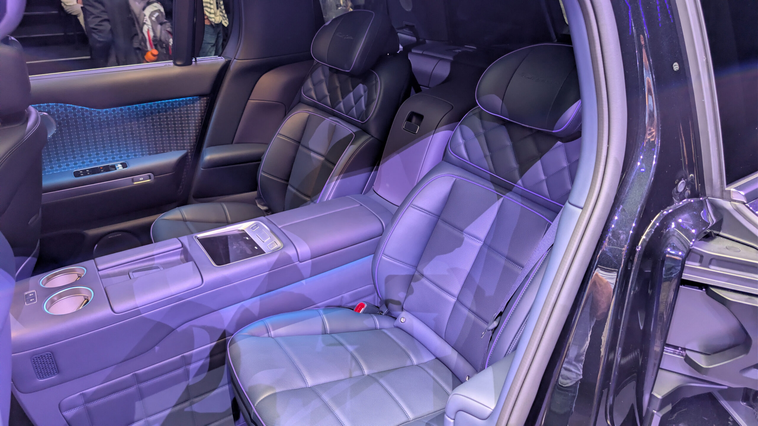 2028 Genesis GV90 178