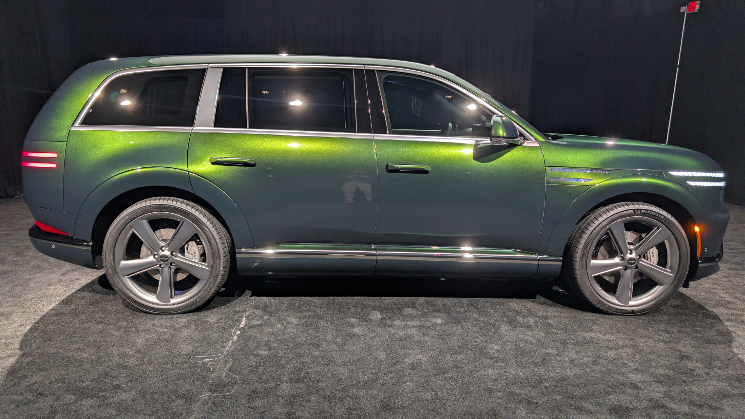 2028 Genesis GV90 2