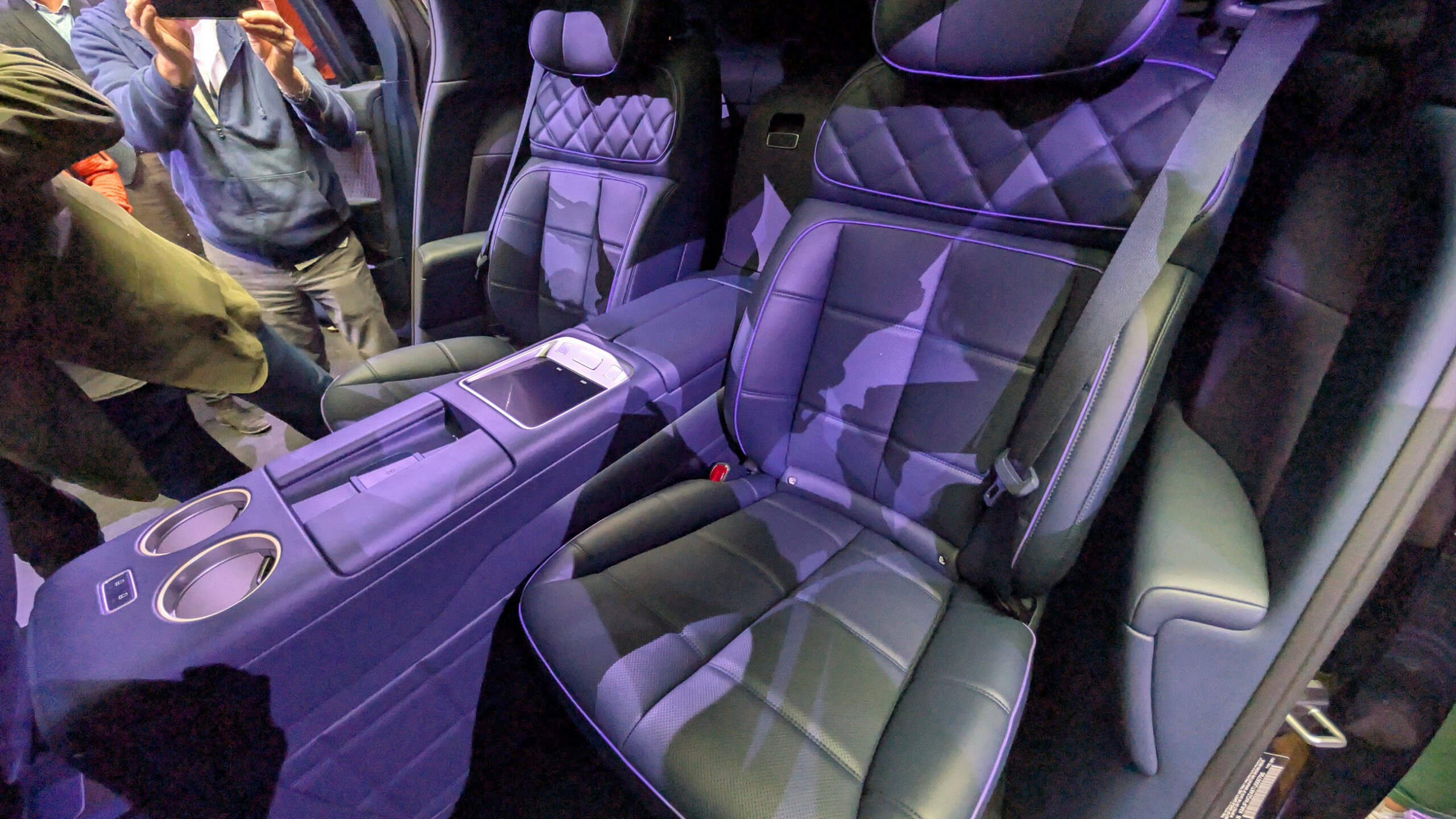 2028 Genesis GV90 220