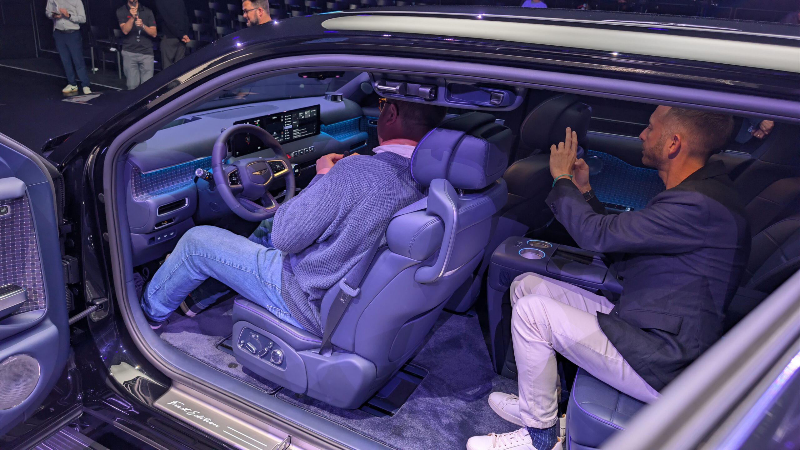 2028 Genesis GV90 221