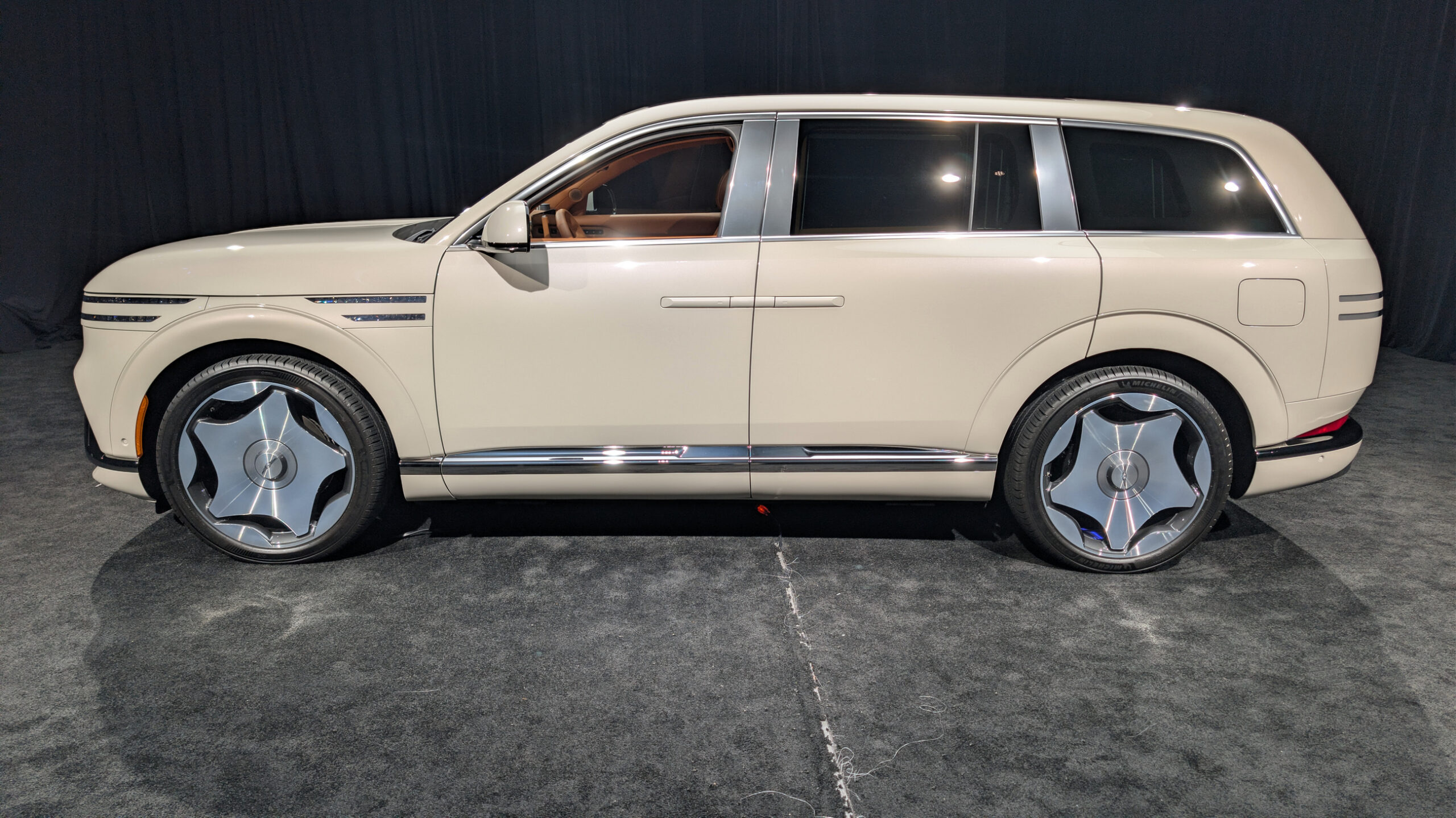 2028 Genesis GV90 45