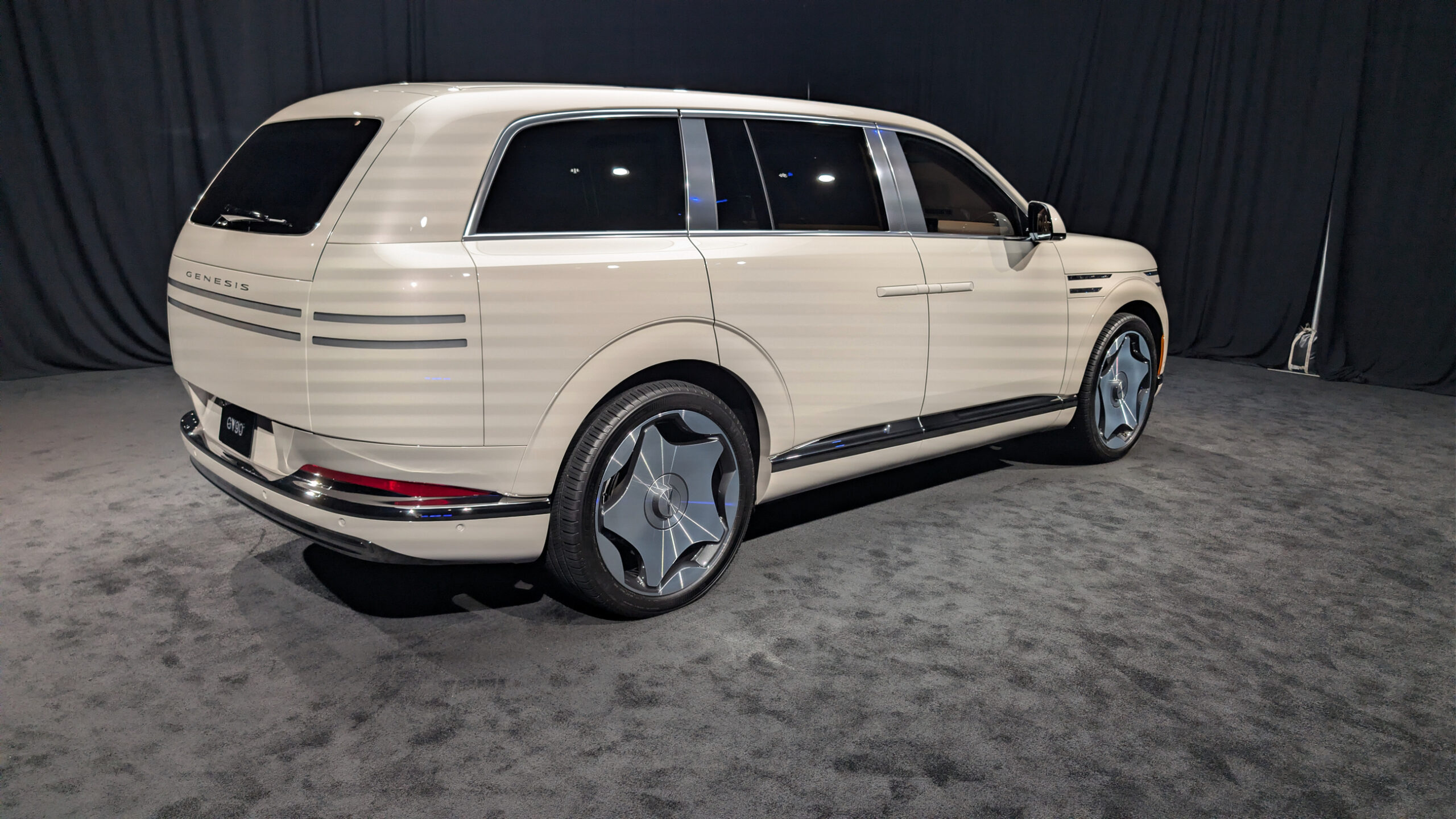 2028 Genesis GV90 46