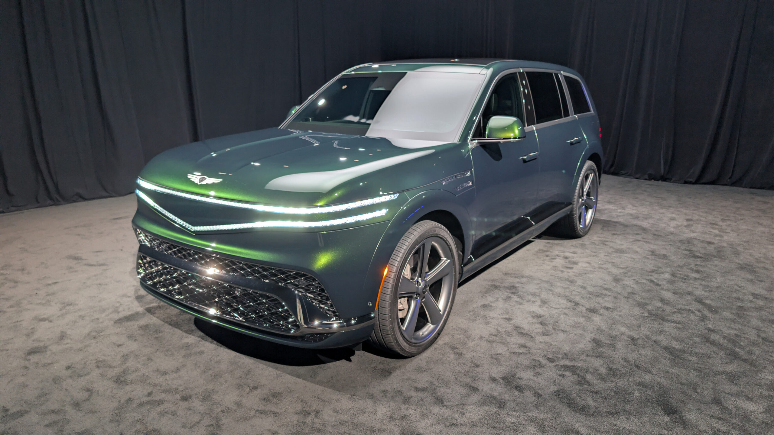 2028 Genesis GV90 5