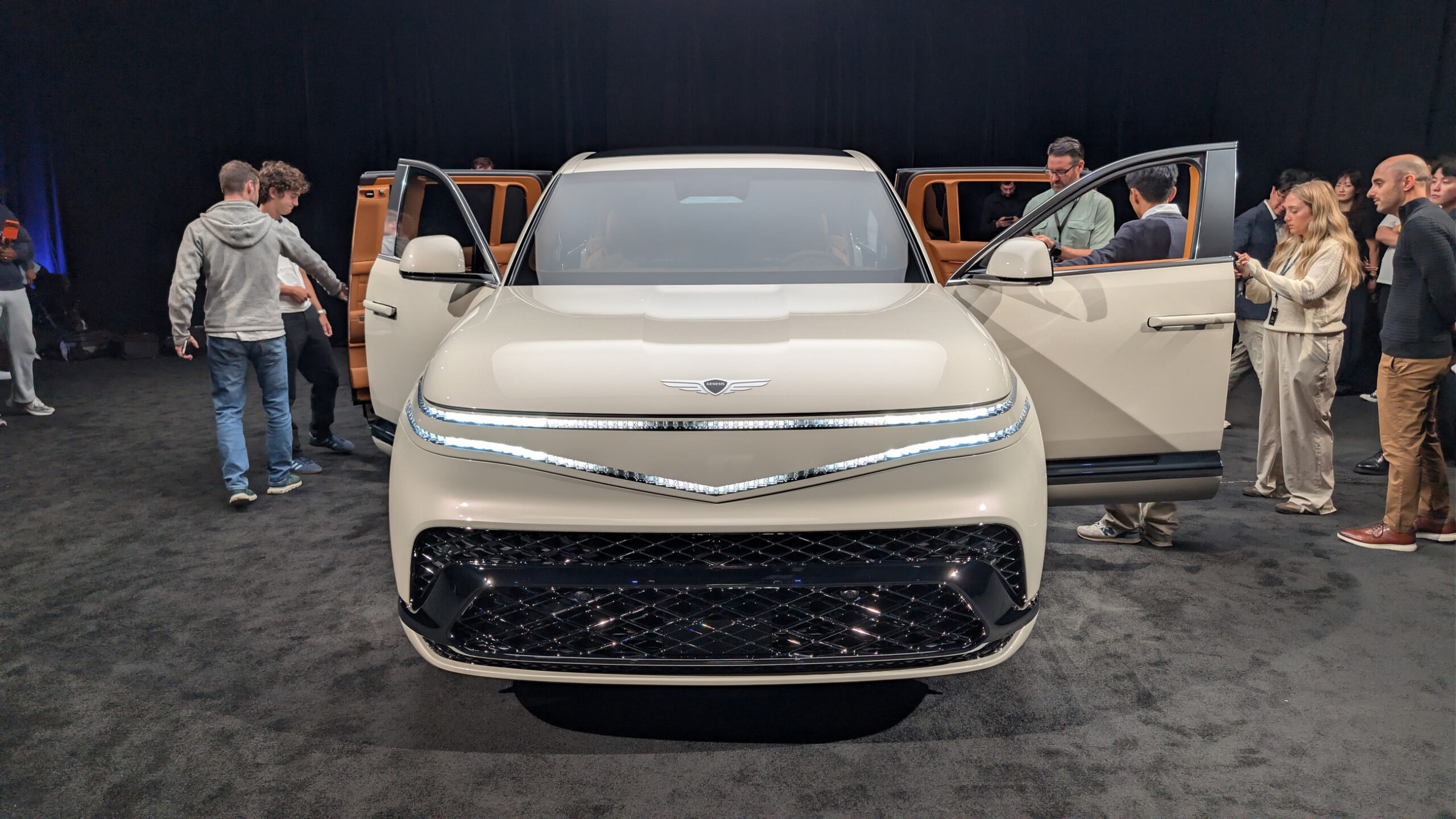 2028 Genesis GV90 61