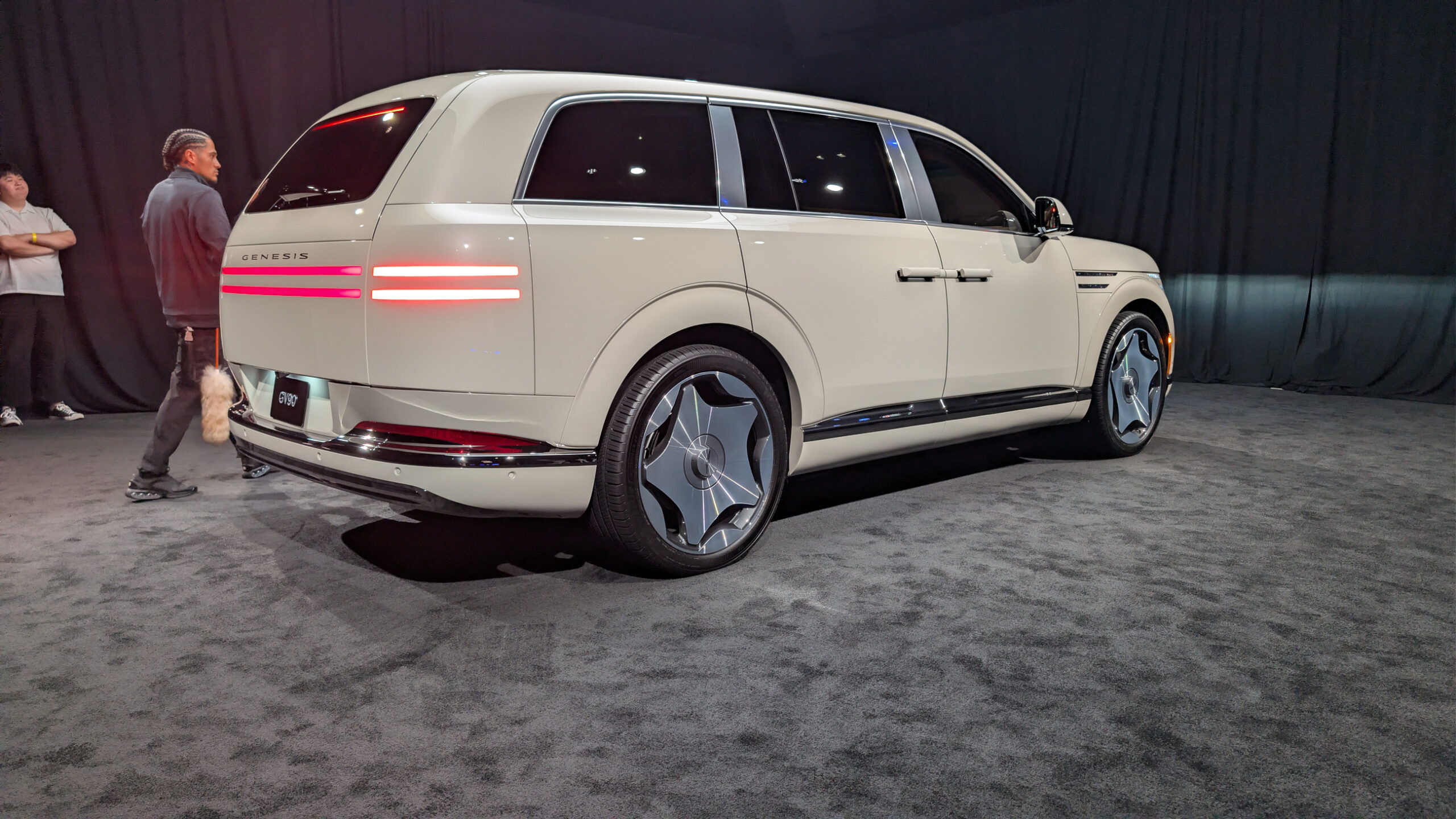 2028 Genesis GV90 64