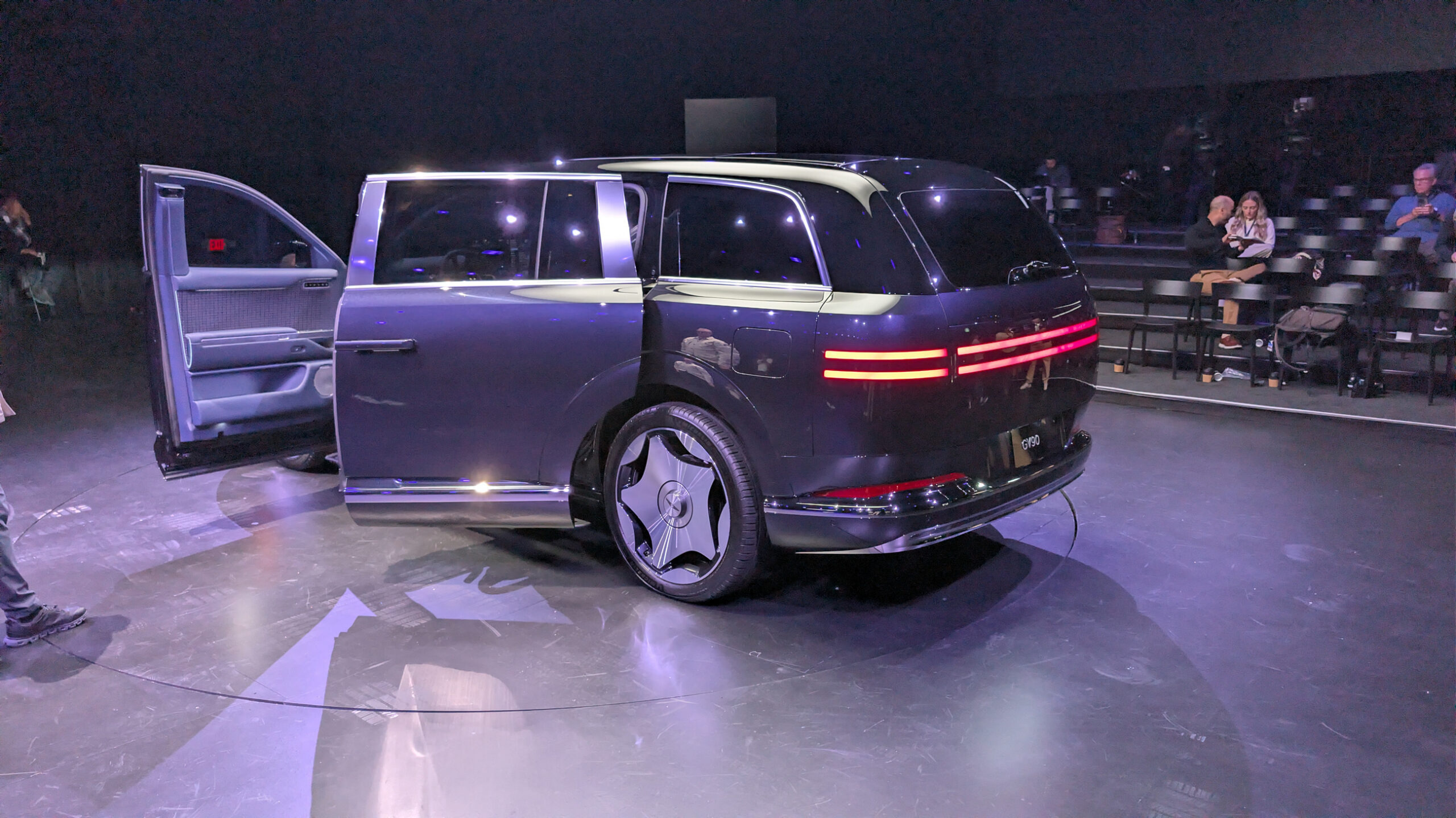 2028 Genesis GV90 88