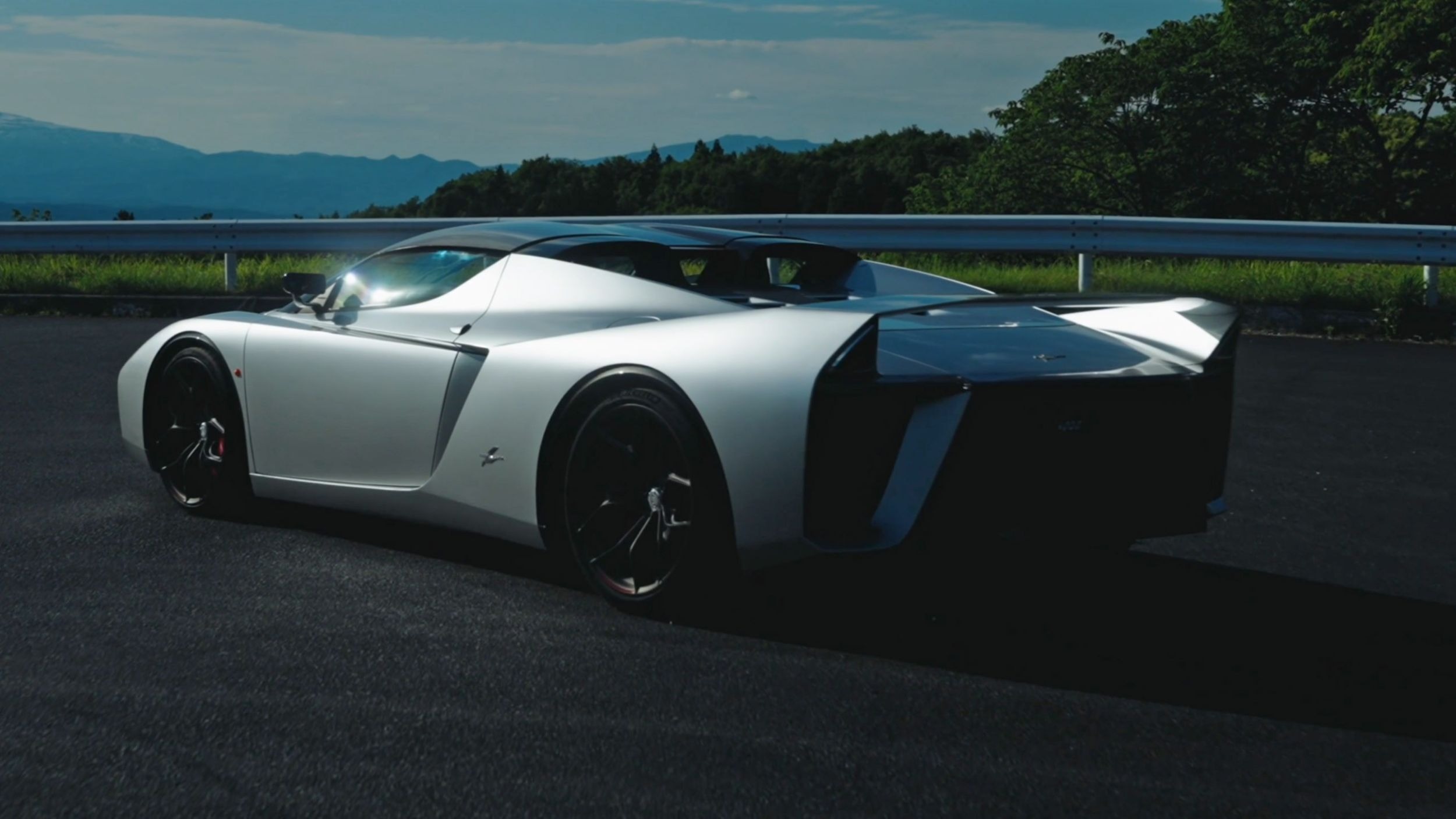 ♦︎konaya♦︎ Ex-Pininfarina Designer's Japanese V12 Hypercar Stays Manual In An