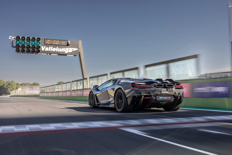 Lamborghini Revuelto 204 6