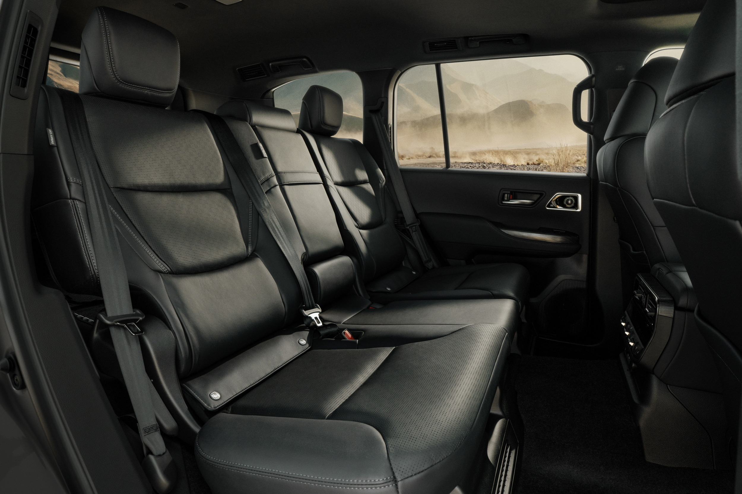 2026 Toyota Land Cruiser 300 Hybrid (15)