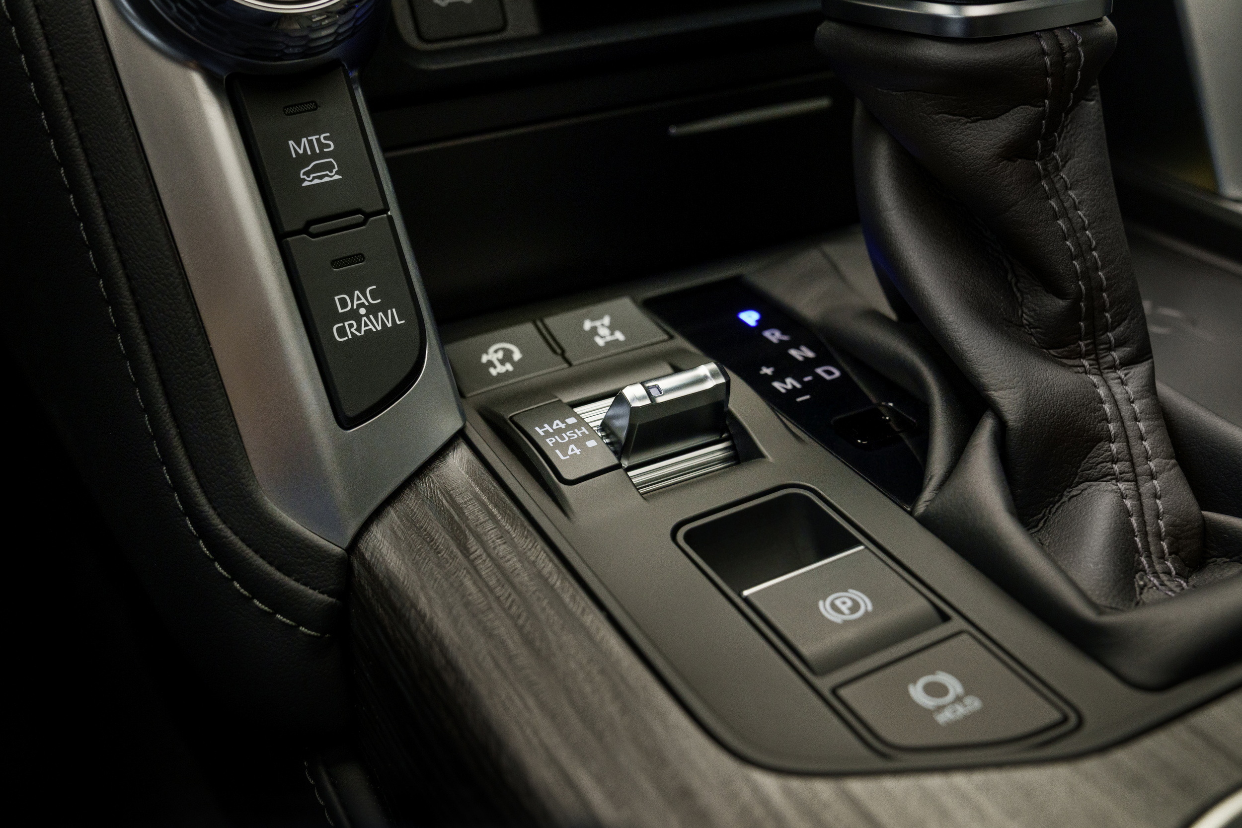 2026 Toyota Land Cruiser 300 Hybrid (16)