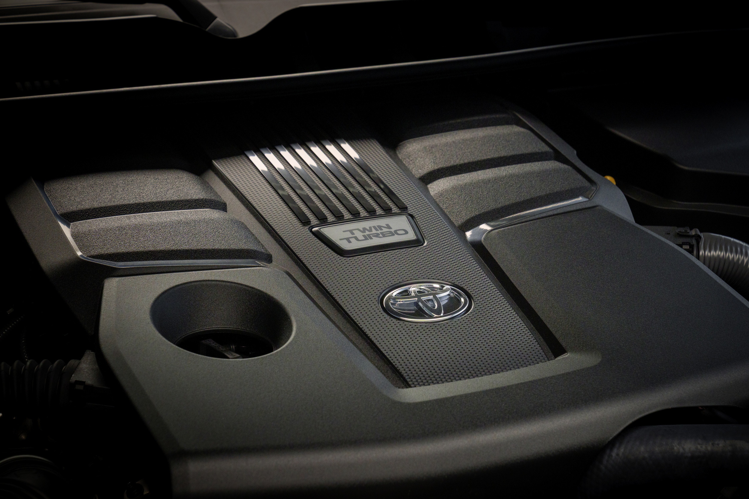 2026 Toyota Land Cruiser 300 Hybrid (18)