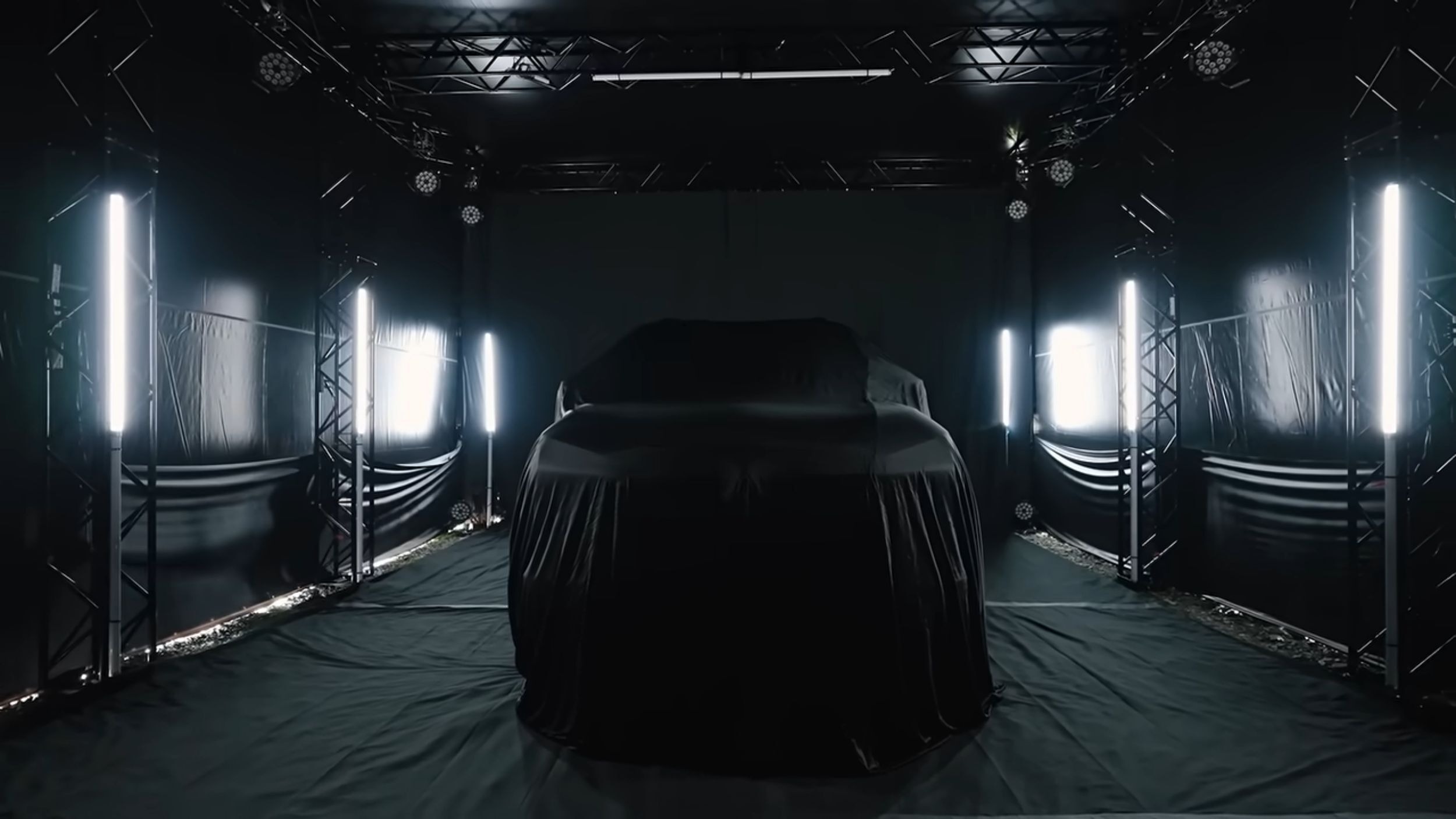 Mitsubishi Pajero Preview - Fans (1)