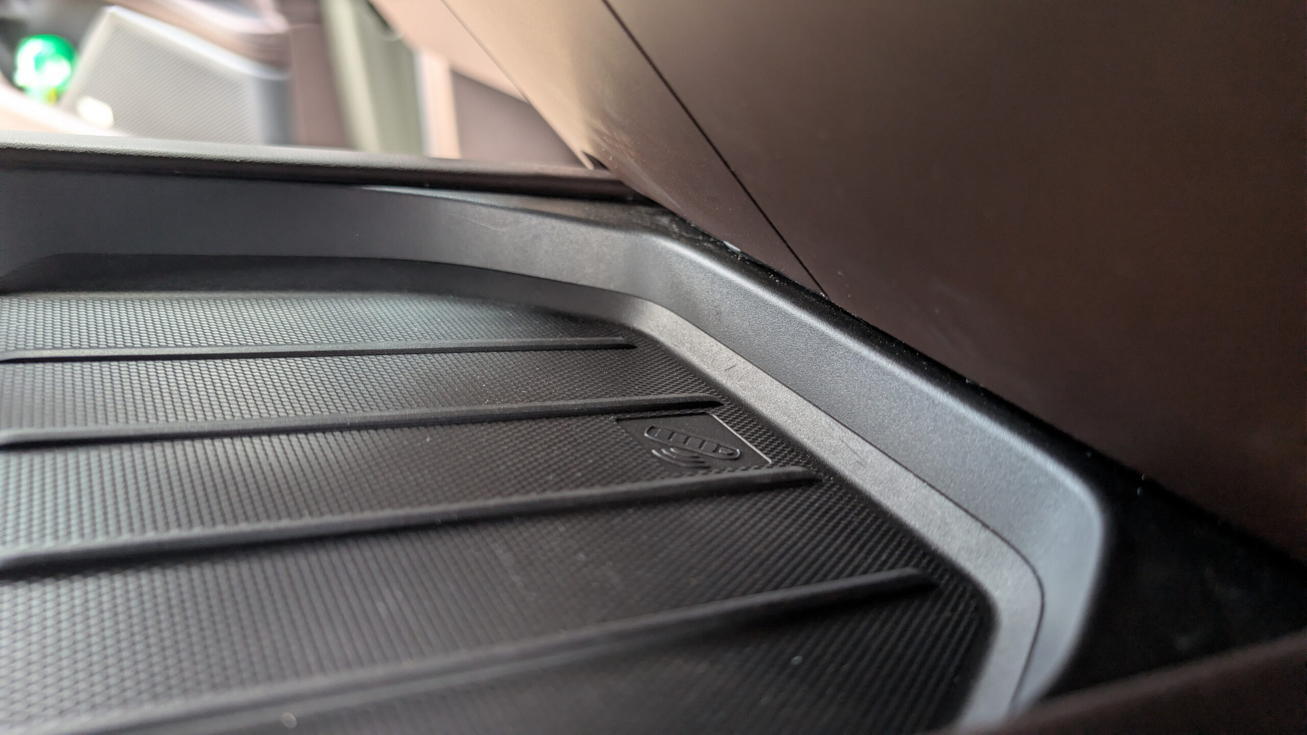 2026 Porsche Cayenne for Carscoops by Stephen Rivers 9