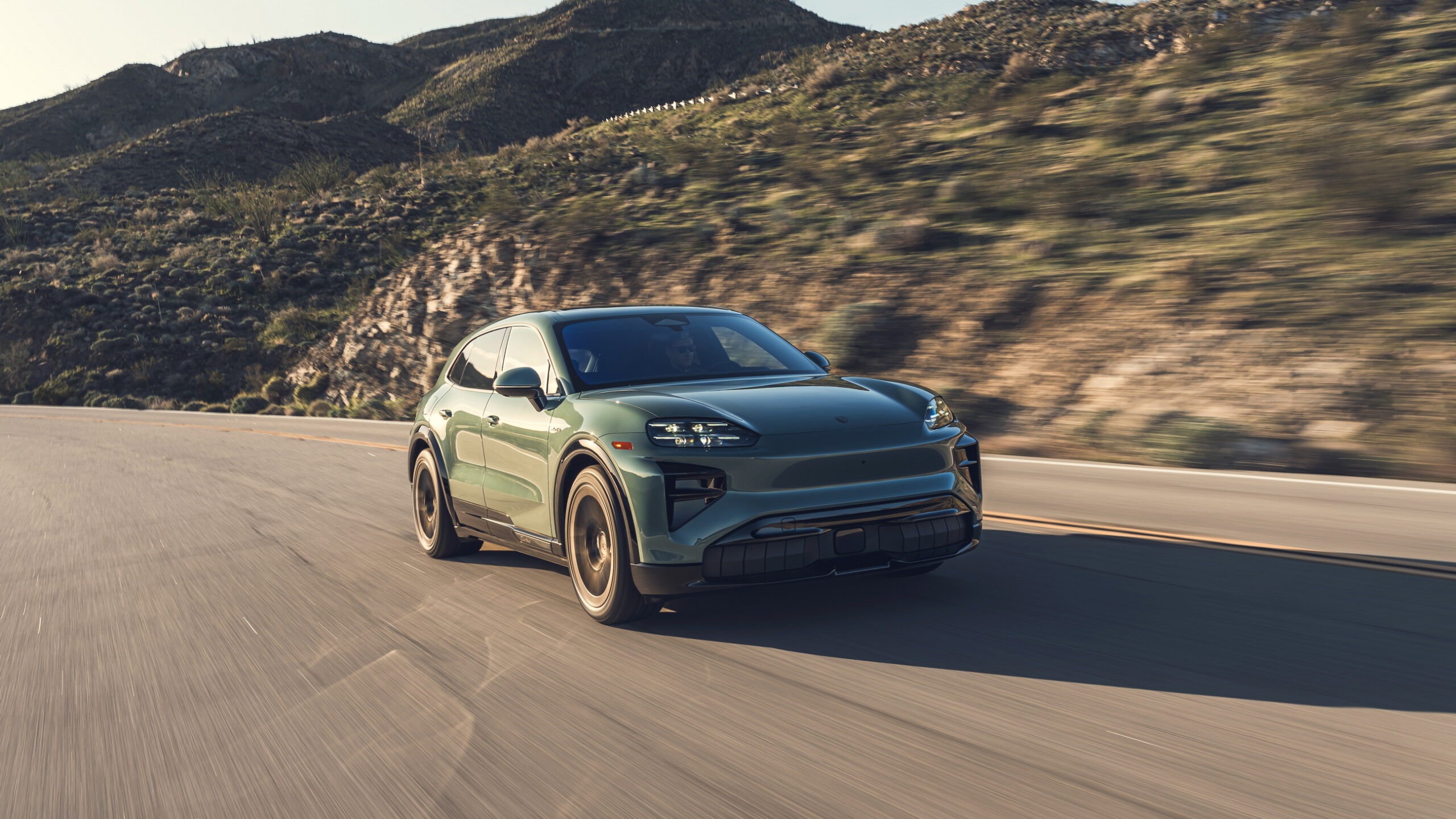 2026 Porsche Cayenne Turbo Electric 18