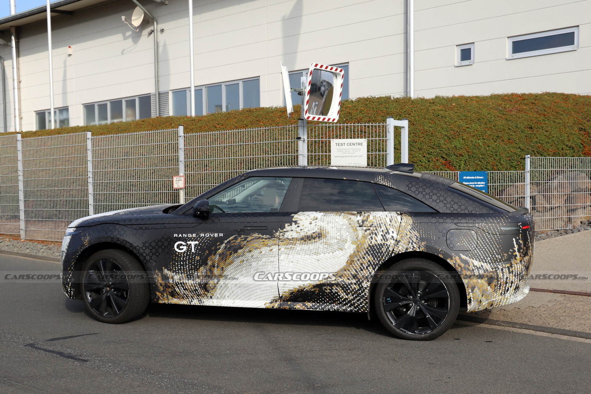 Range Rover GT Nurburgring Scoop - 12