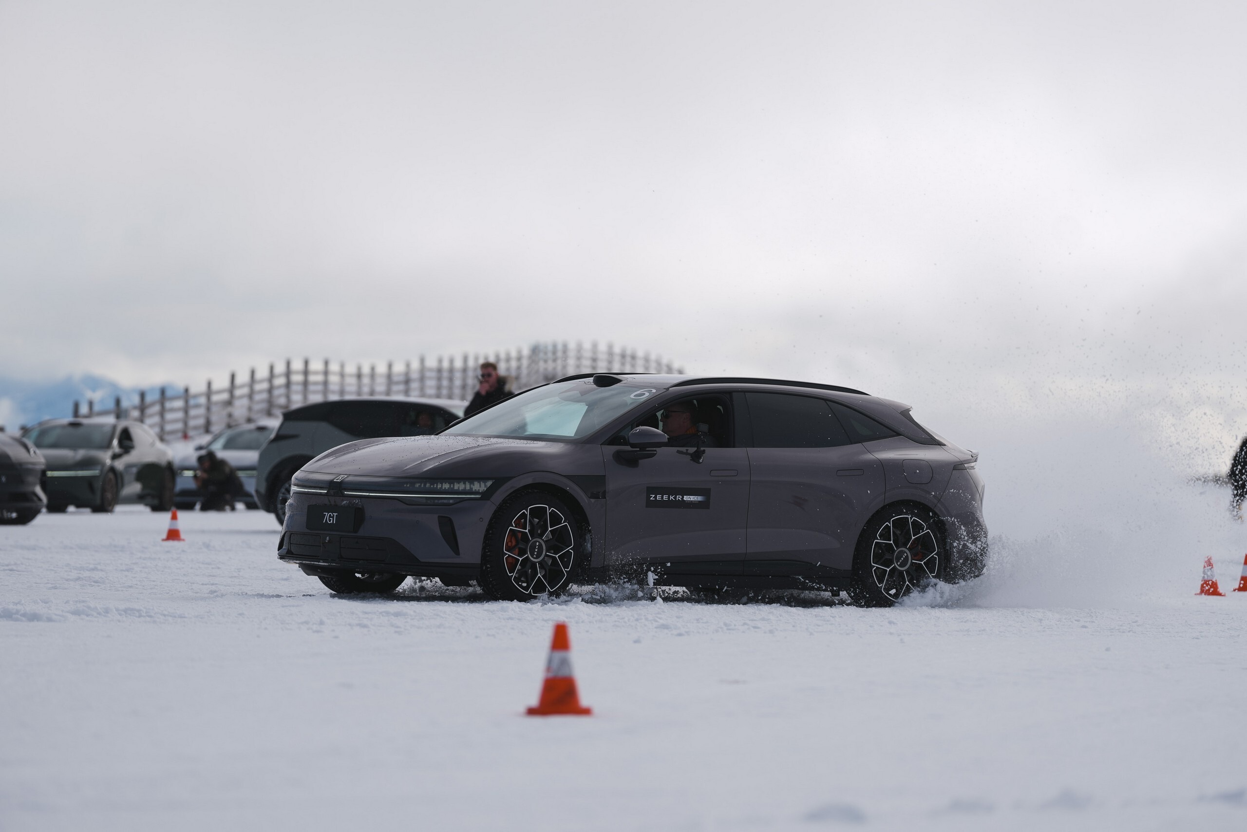 Zeekr 7GT snow pics - 12