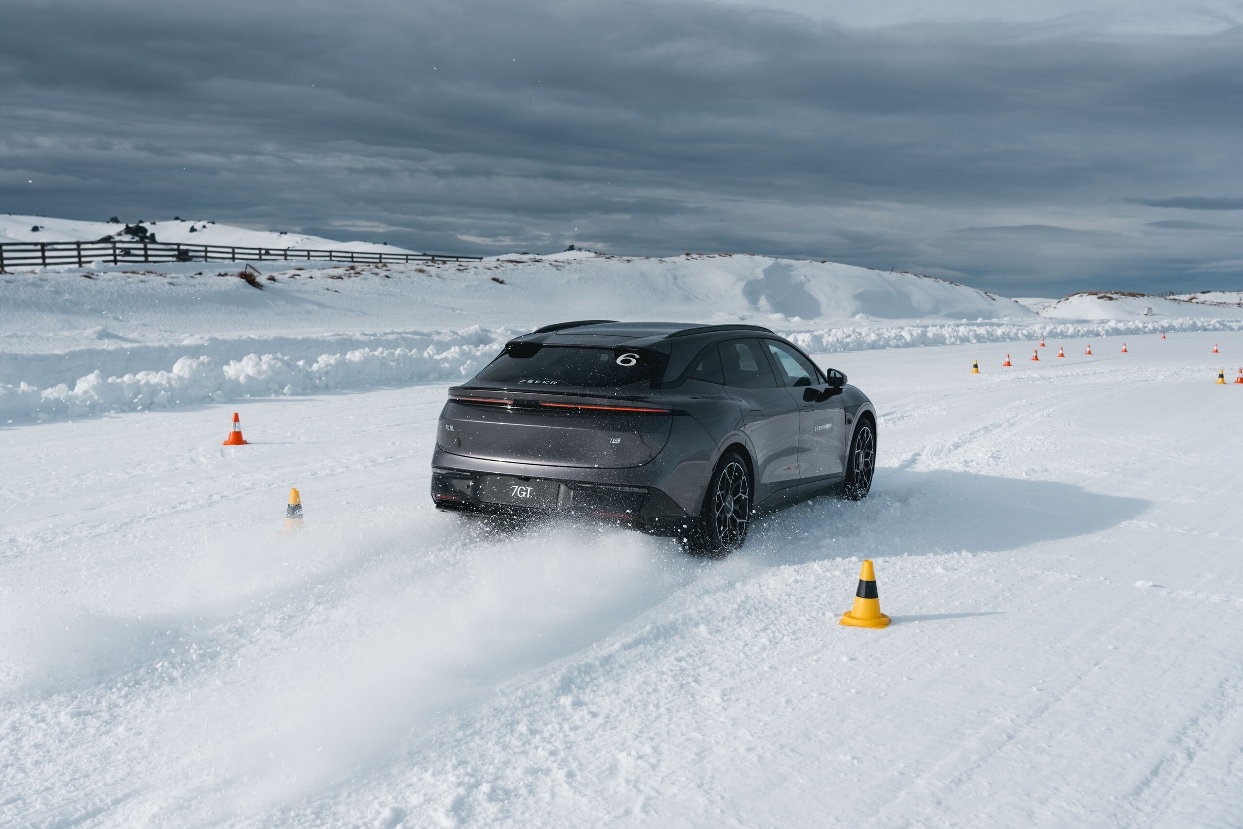 Zeekr 7GT snow pics - 2