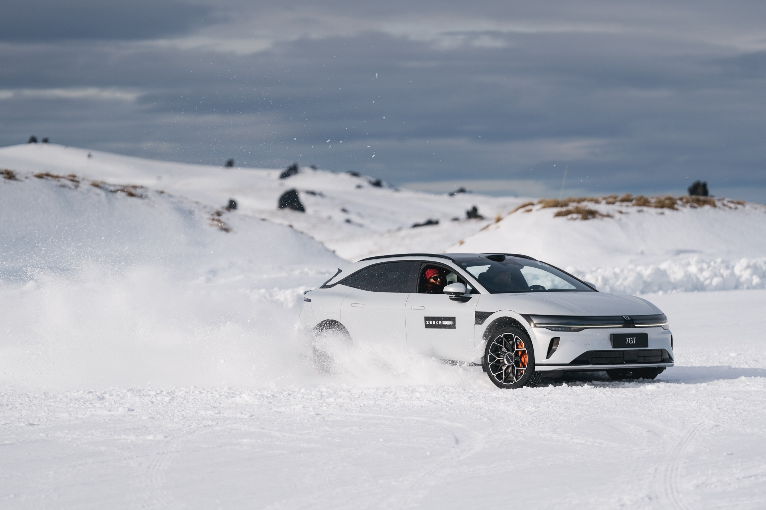 Zeekr 7GT snow pics - 3