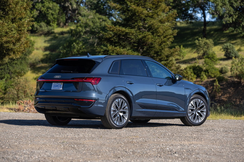 2024 Audi Q8 e-tron 3