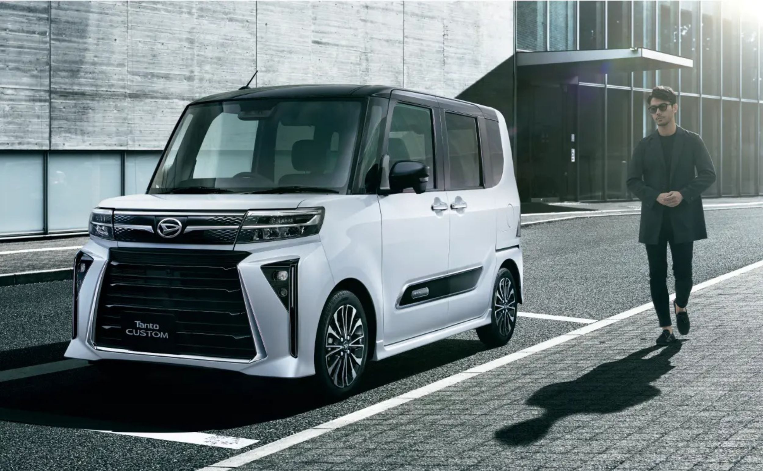 Daihatsu Tanto Custom (3)