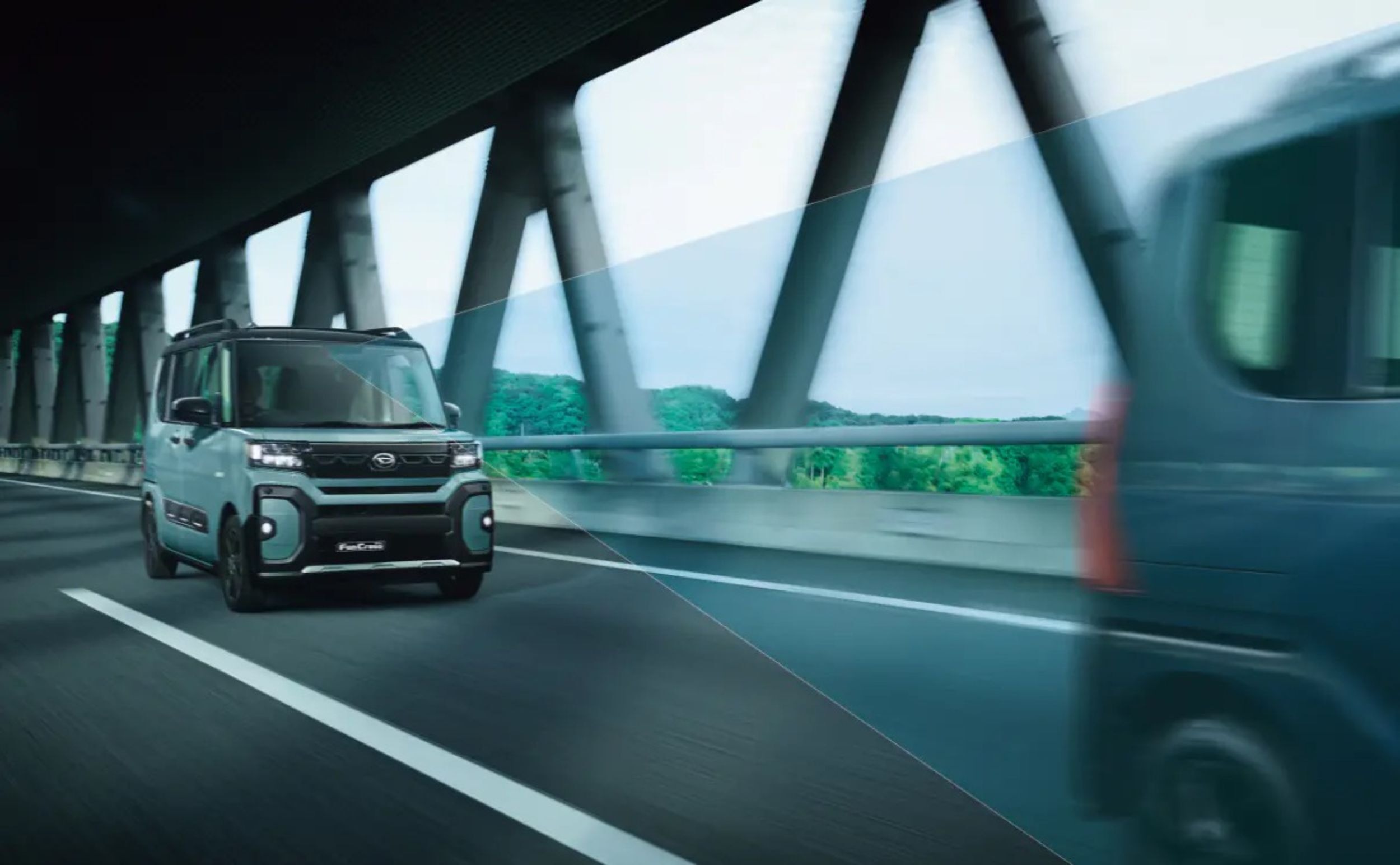 Daihatsu Tanto Fun Cross (7)