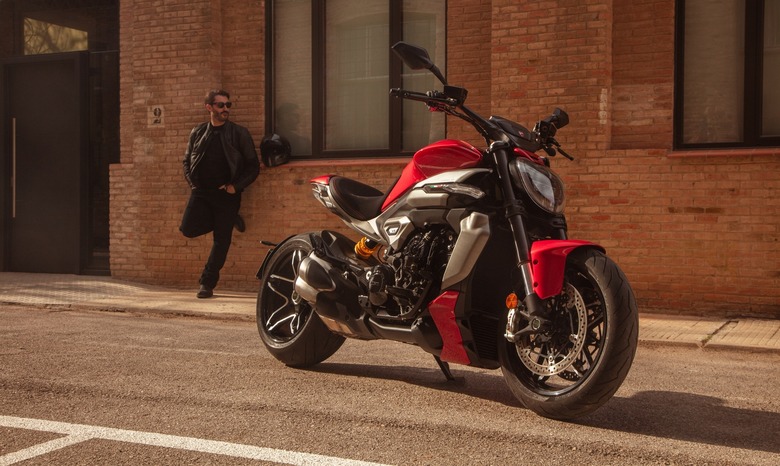 Ducati 908 3