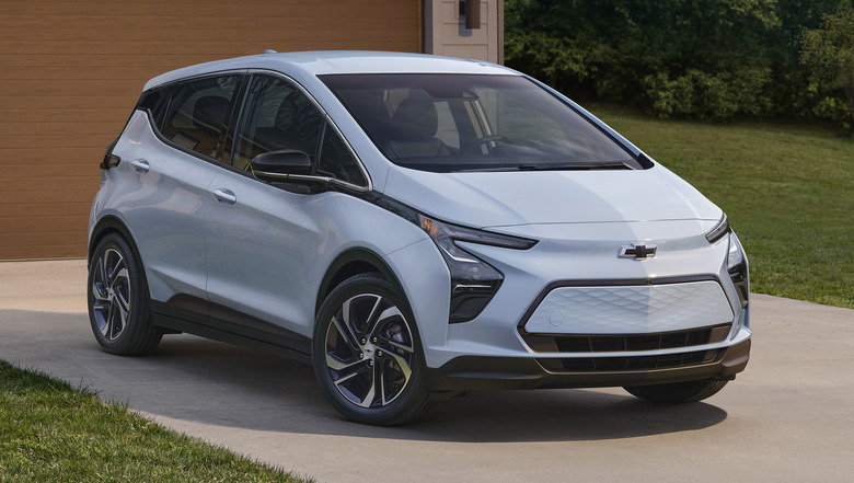 2023-chevrolet-bolt-ev-003 copy