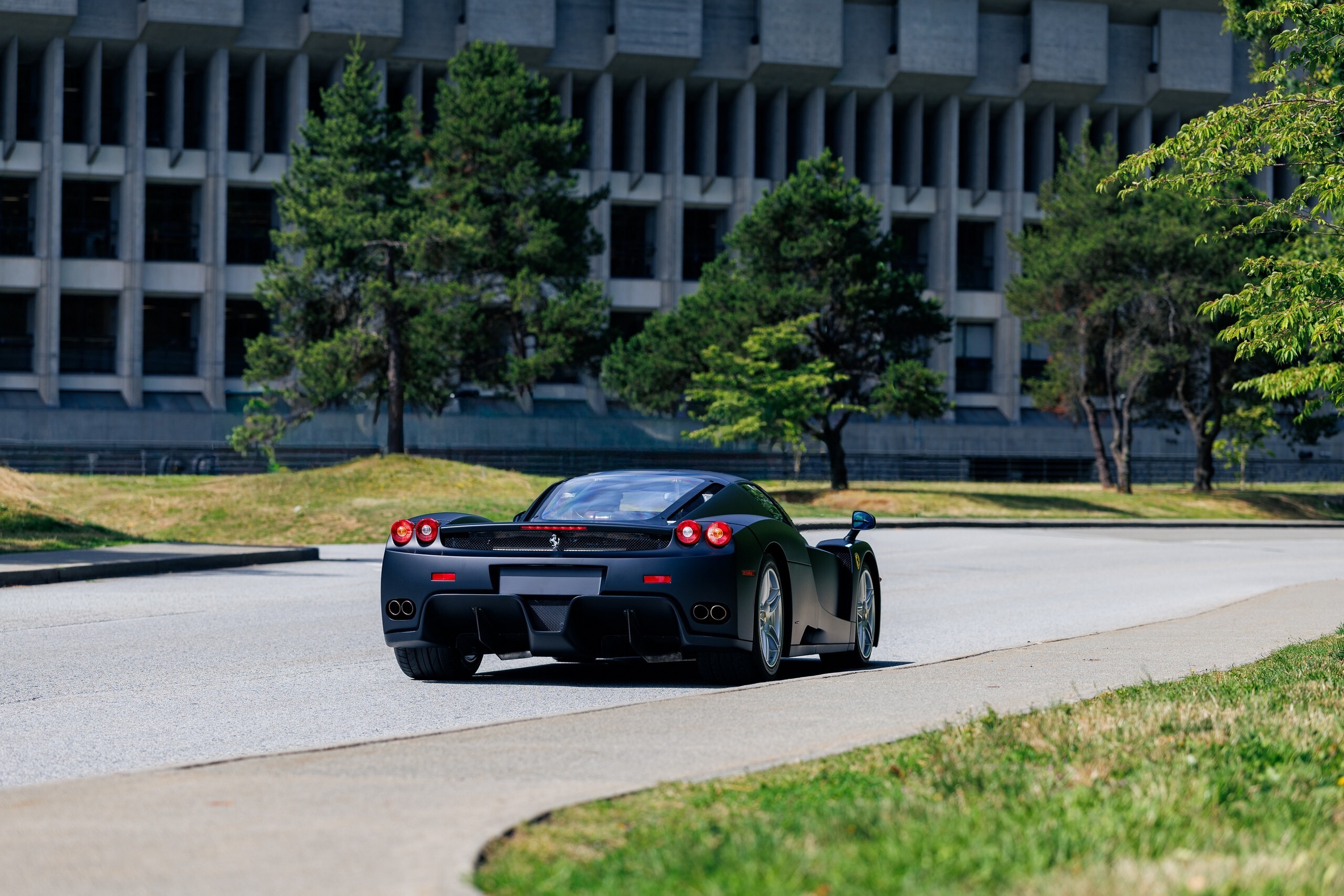Ferrari Enzo matte black - 11